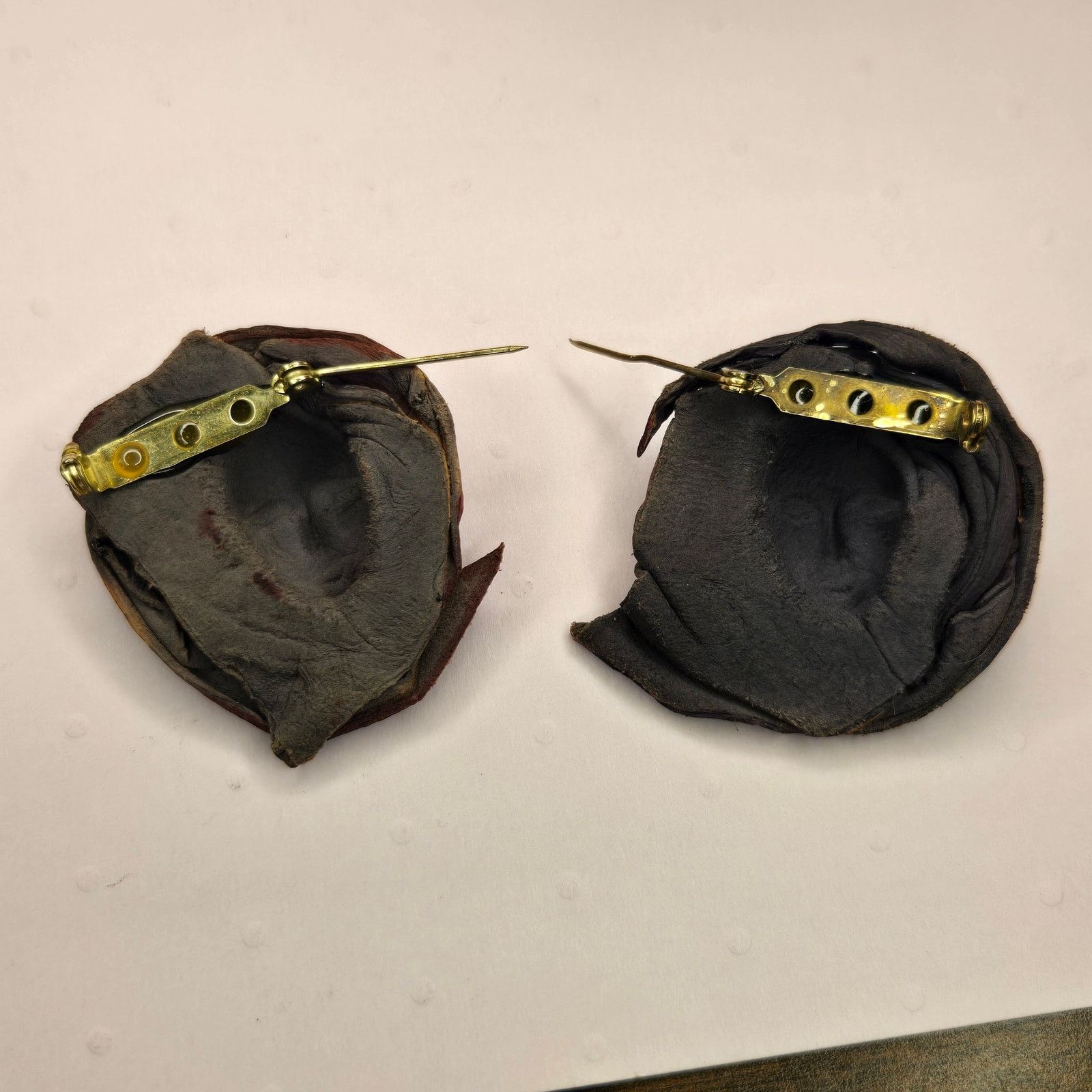 Leather Vintage Signed Sculpted Leather Face Bust & 2 Brooches Set Size ONE SIZE - 5 Thumbnail