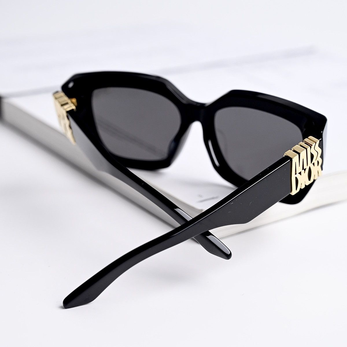 Dior DIOR MISSDIOR S2F 10A0 SUNGLASSES Size ONE SIZE - 11 Thumbnail
