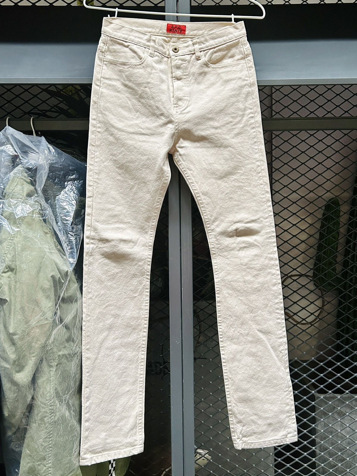 A.P.C. × Kanye West A.P.C. x Kanye West Ye Skinny Cream Jeans (GQ Cover Version) Size US 26 / EU 42 - 5 Thumbnail