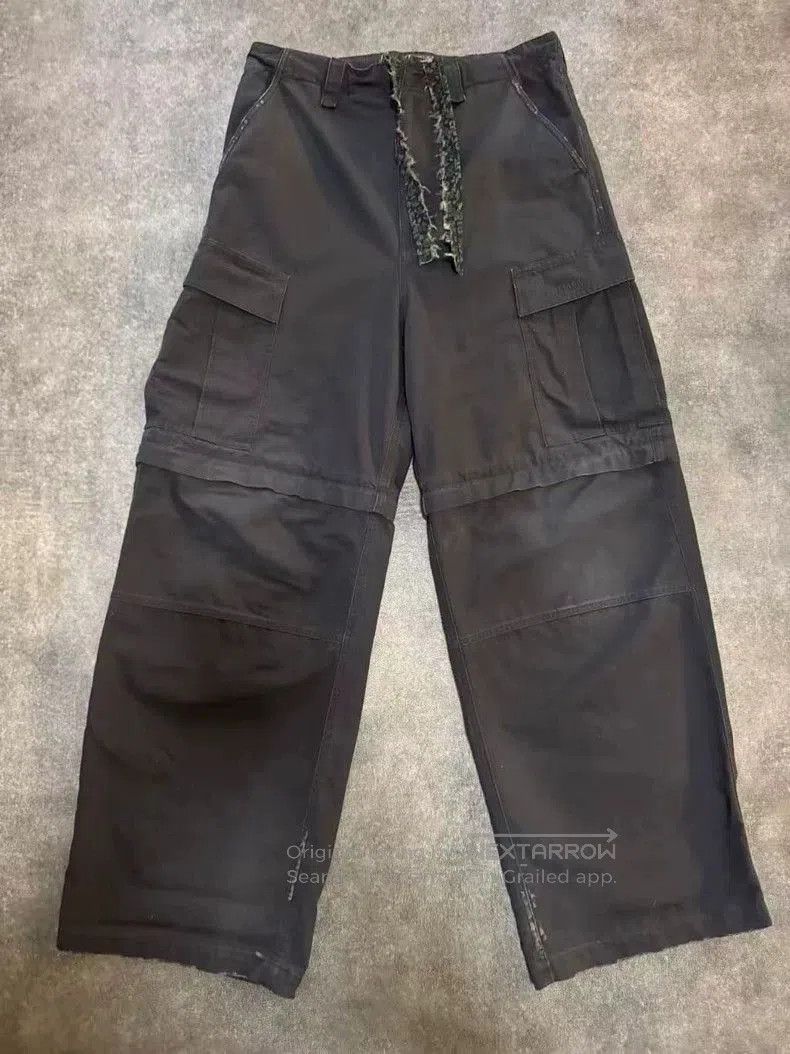 Balenciaga Balenciaga 24Winter Cargo Pants. Size US 26 / EU 42 - 1 Thumbnail
