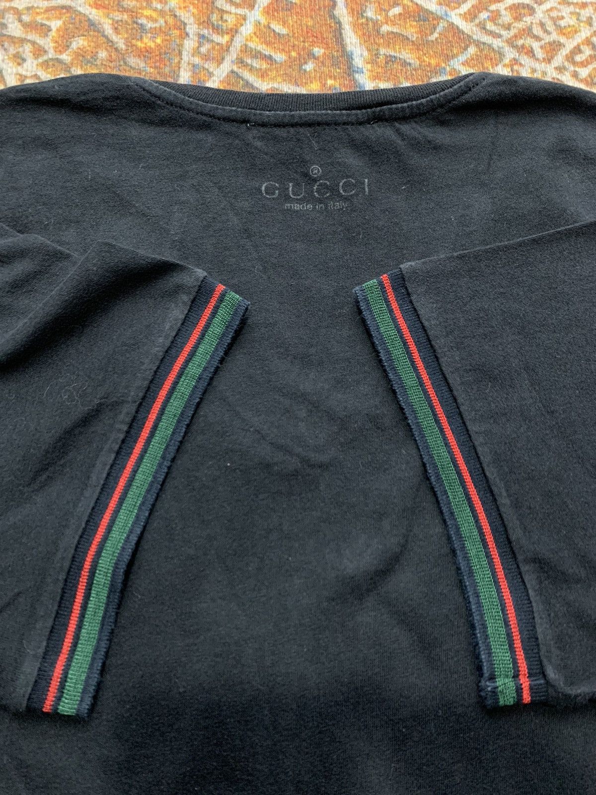 Gucci Gucci Vneck T-Shirt Size US S / EU 44-46 / 1 - 4 Thumbnail