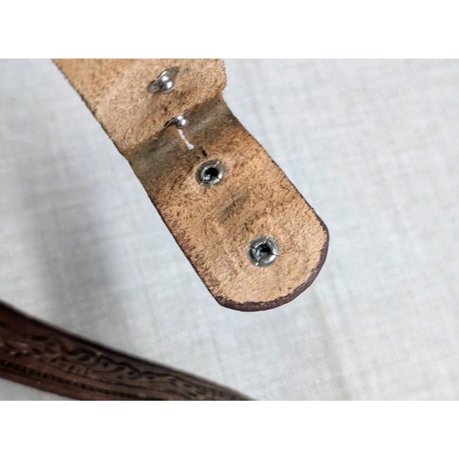 Vintage VINTAGE western belt belt 38 brown leather cowhide full grain scrolling buckle western style Mens Size 38 - 4 Thumbnail