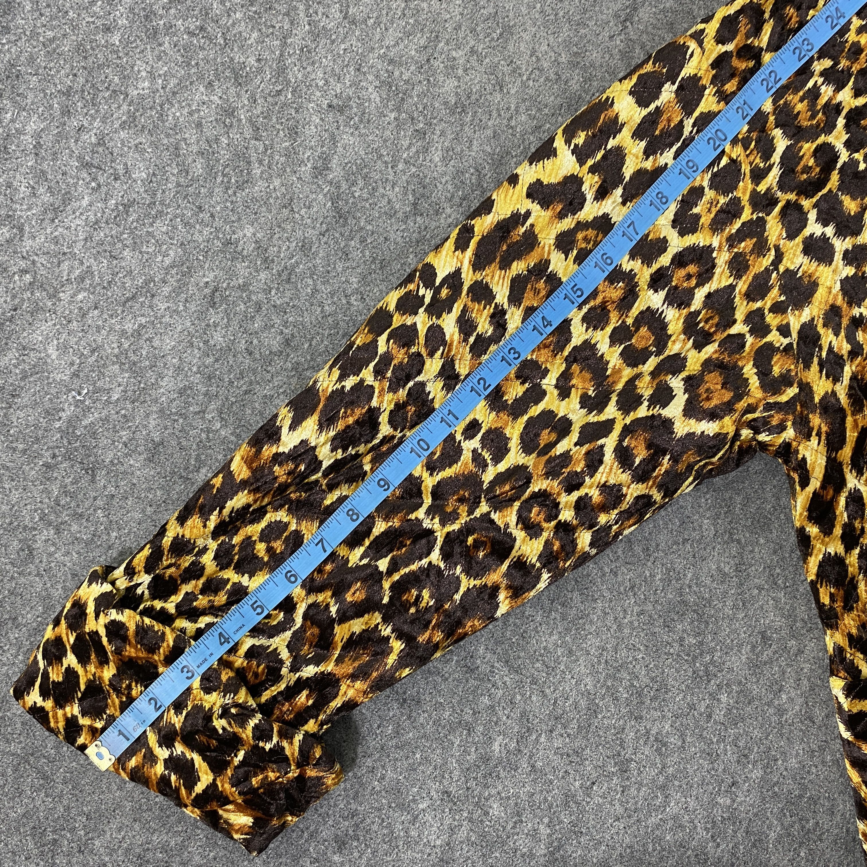 If Six Was Nine Vintage Japanese Brand Leopard Puffer Long Jacket -J078 Size US L / EU 52-54 / 3 - 5 Thumbnail