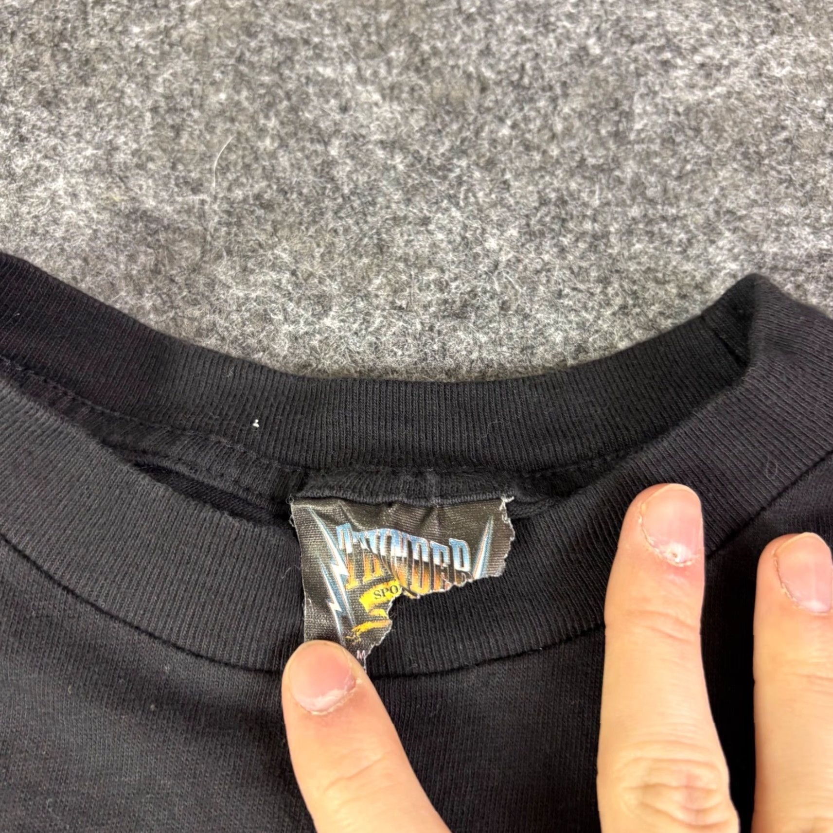 Vintage VINTAGE Thunder Sportswear T Shirt Black XL Mens Crew Neck Short Sleeve Retro Graphic Print 1990s Eagles Stars Military Size US XL / EU 56 / 4 - 3 Thumbnail