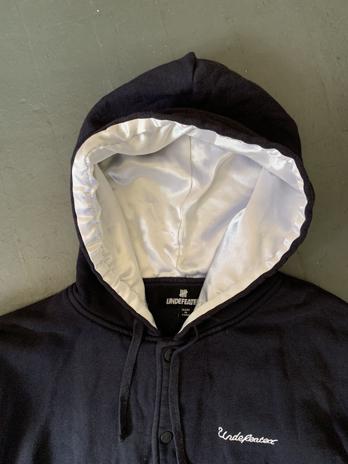 Undefeated RARE Undefeated Embroidered silk-lined hoodie jacket size L Size US L / EU 52-54 / 3 - 9 Thumbnail