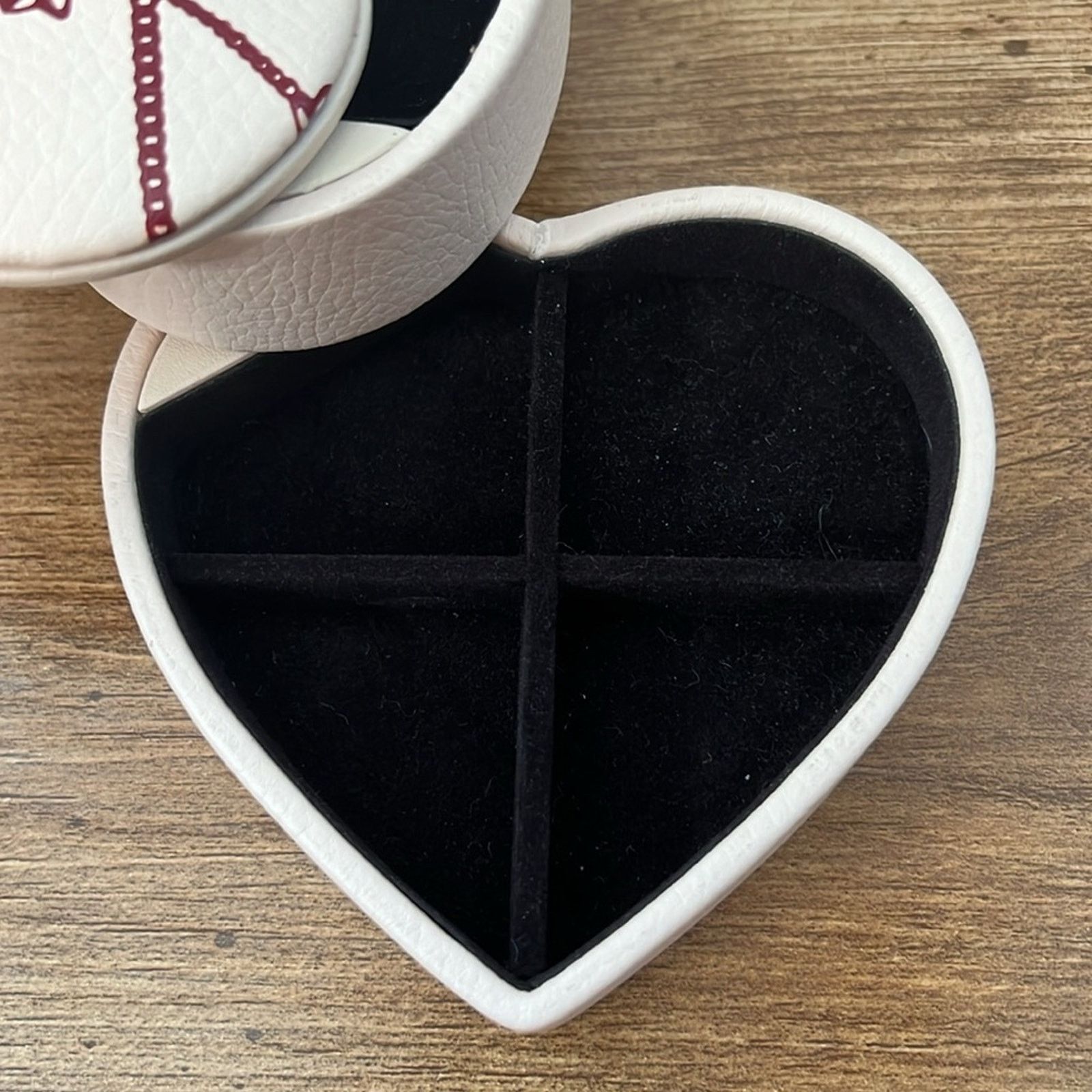 pandora Pandora Heart Shape Leather 2 Tier Jewelry Box Size ONE SIZE - 6 Thumbnail