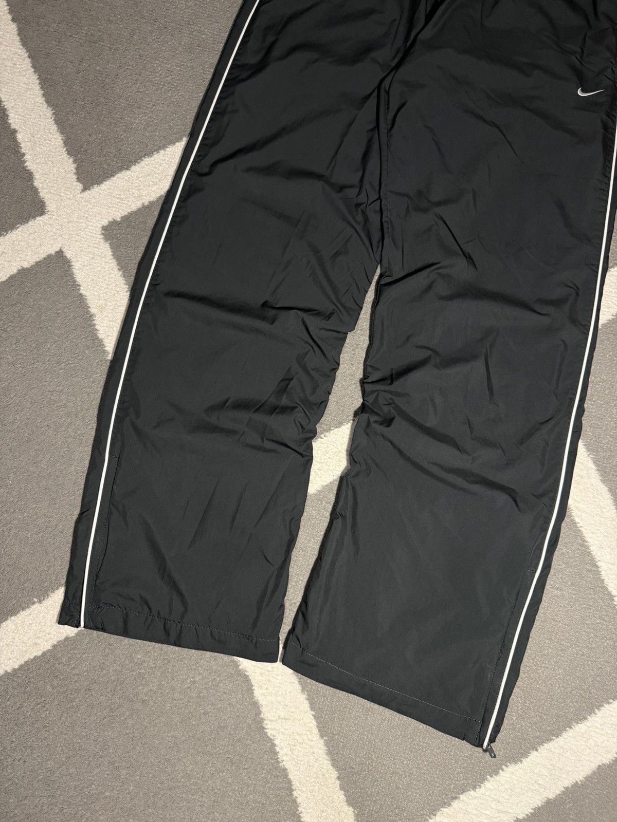 Nike × Vintage Vintage 00’s Y2K Nike Swoosh Parachute Loose Fit Sweatpants Size 28" / US 6 / IT 42 - 6 Thumbnail
