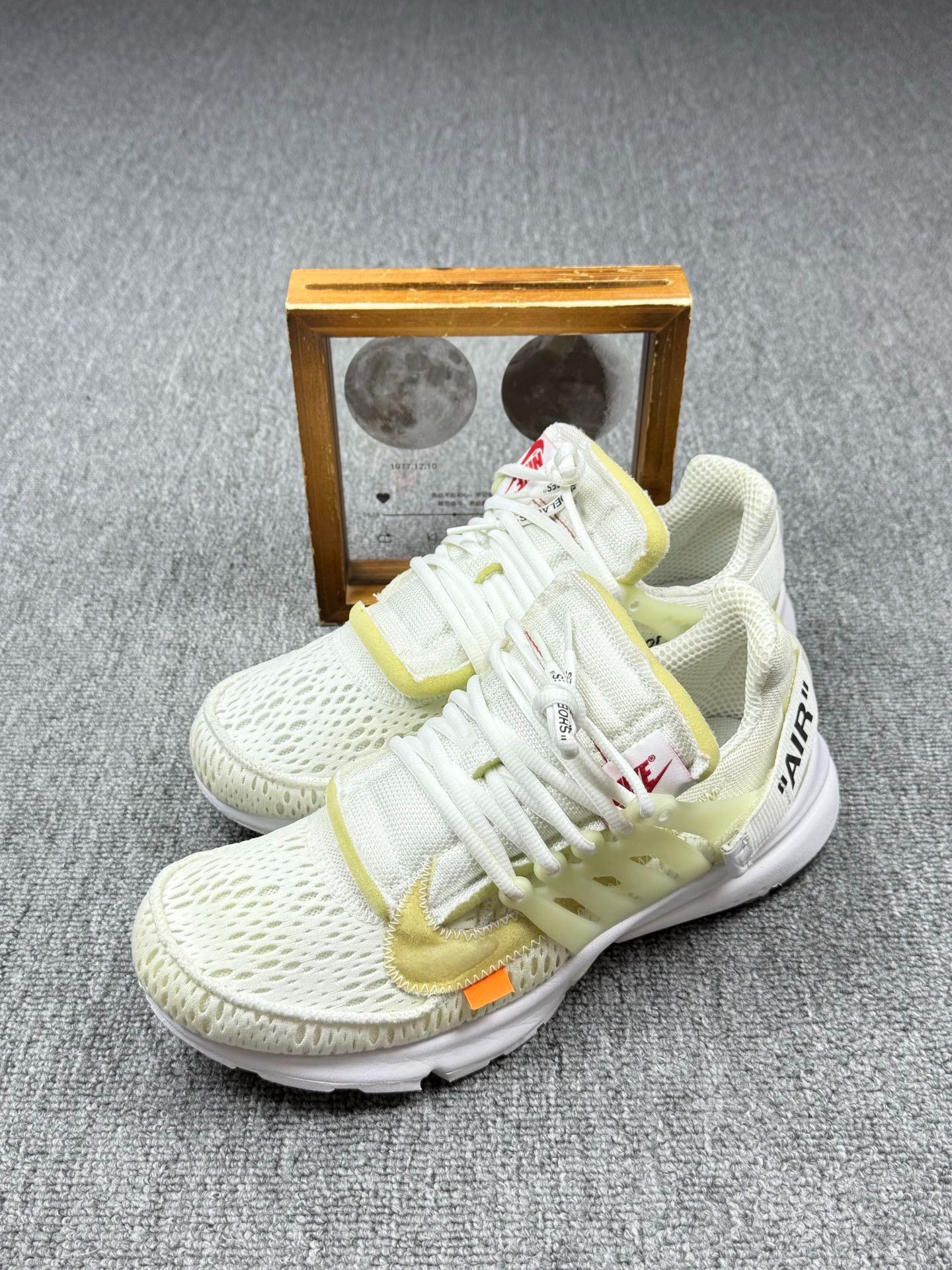 Nike Nike White Lowtop Sneakers 9 Men Size US 9 / EU 42 - 1 Thumbnail