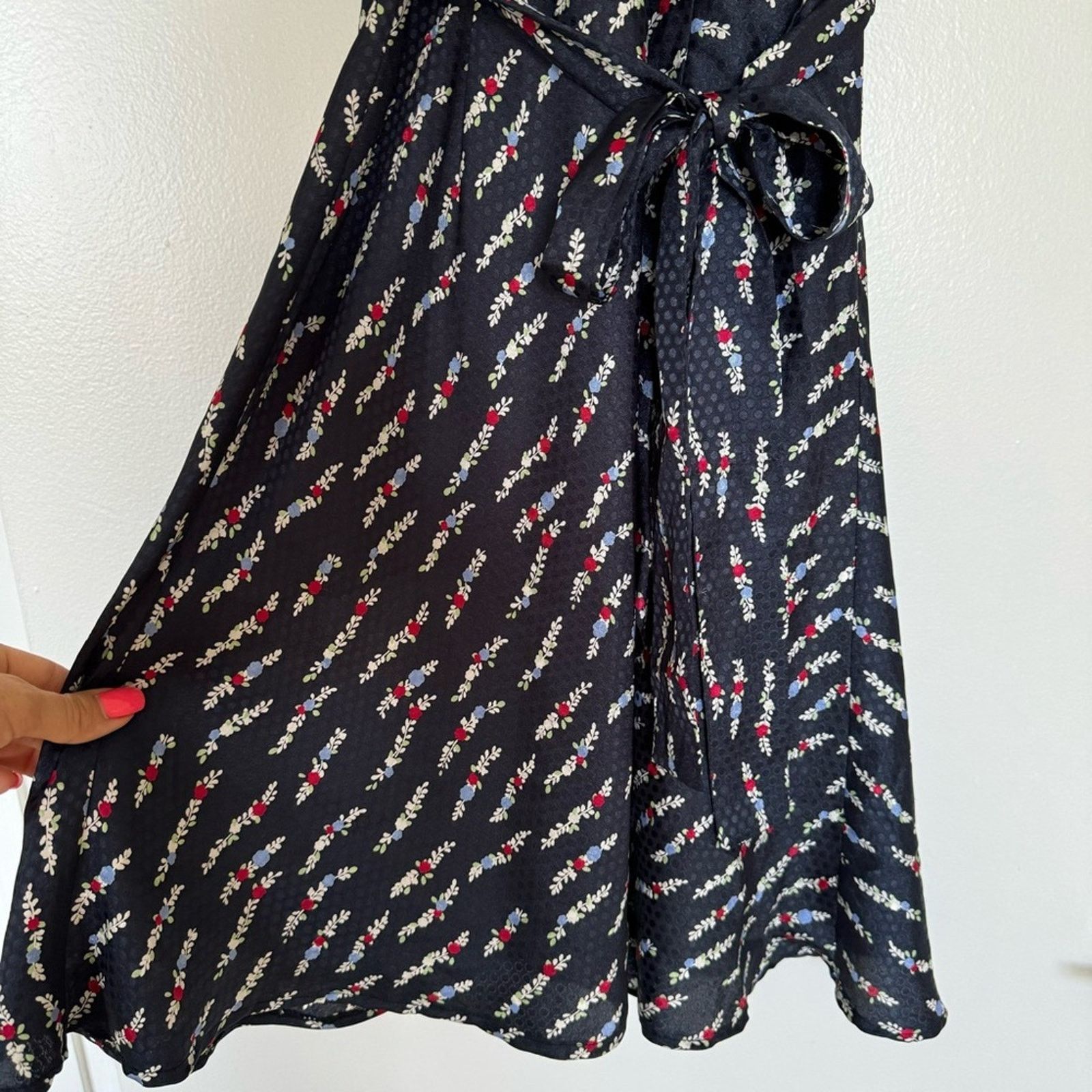 Laura Ashley Laura Ashley Dress, Size 4, Navy Blue Floral, Ruffled Size S / US 4 / IT 40 - 6 Thumbnail