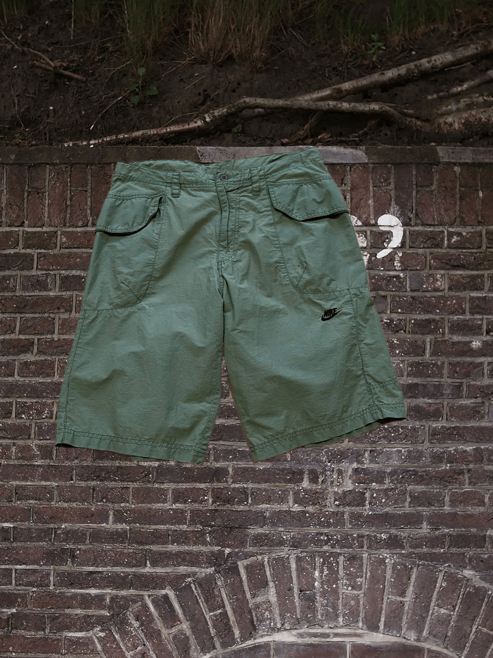 Nike Y2K logo shorts Nike Vintage Size US 32 / EU 48 - 1 Thumbnail