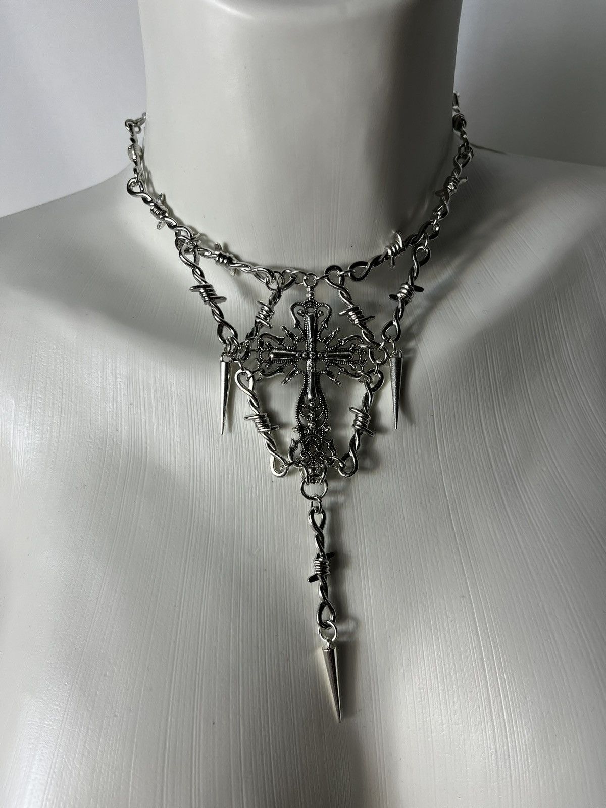 Jewelry Gothic Cross Wire Necklace Size ONE SIZE - 2 Thumbnail