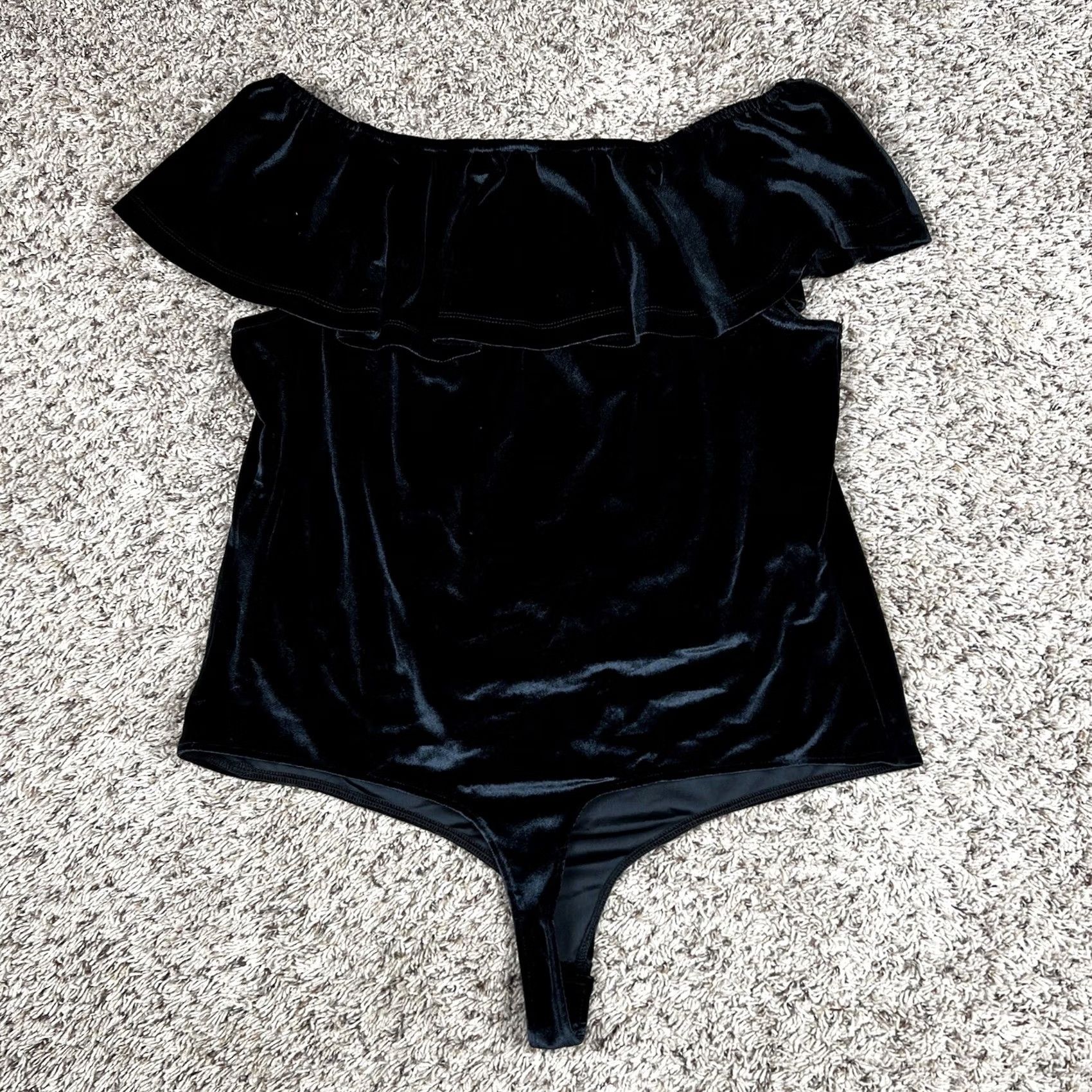 Vintage VINTAGE? No. New York And Company Blouse Off The Shoulder 2XL Black Fringe Sleeve One Piece Women Slim Regular Polyester Spandex Size XXL / US 16-18 / IT 52-54 - 3 Thumbnail