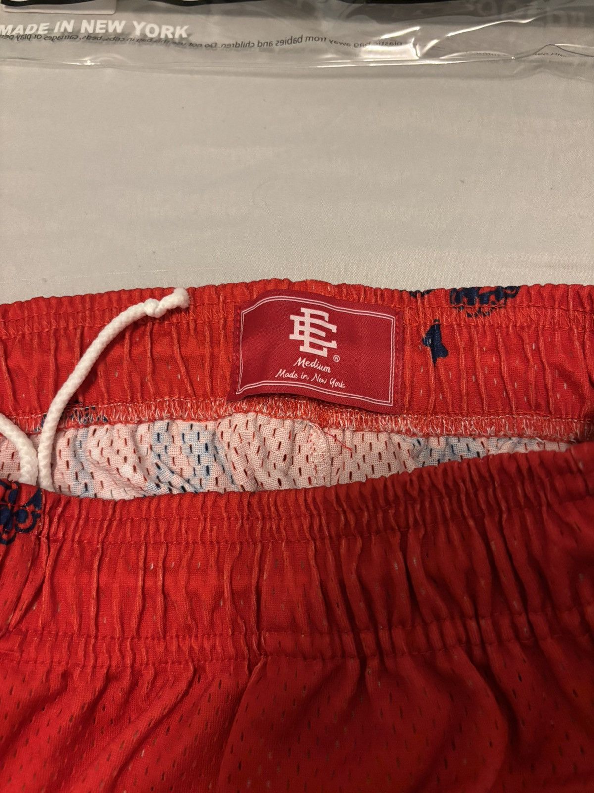 Eric Emanuel EE Red Paisley/Blue Basic Shorts Size US 32 / EU 48 - 3 Thumbnail