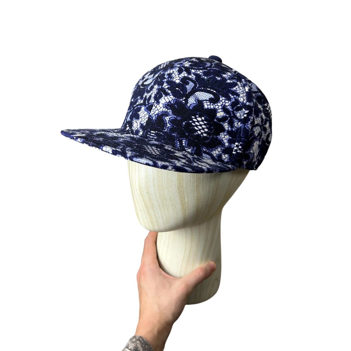 Undercover Undercover AW2014 Cold Blood Trompe-l’Œil Lace Cap (57cm) Size ONE SIZE - 1 Thumbnail