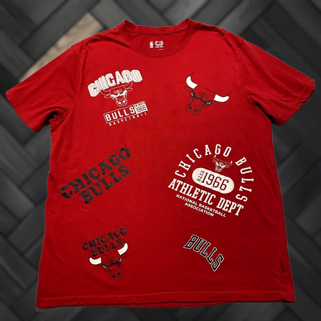 NBA NBA Ultra Game Chicago Bulls Red Multi Logo Graphic Shirt Mens XL Basketball Size US XL / EU 56 / 4 - 1 Thumbnail