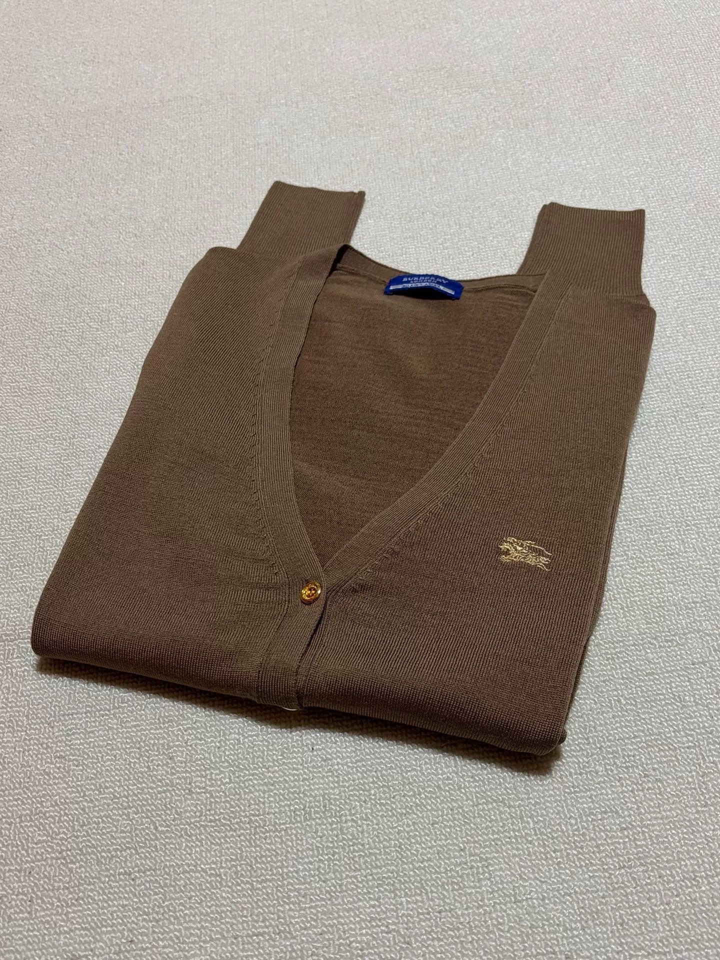 Burberry Burberry Women's Merino Wool Knit Sweater Size M / US 6-8 / IT 42-44 - 1 Thumbnail