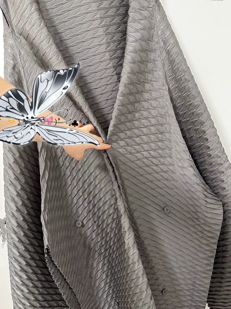 Issey Miyake Issey Miyake size:one size Grey main line large fish-scale Size XS / US 0-2 / IT 36-38 - 5 Thumbnail