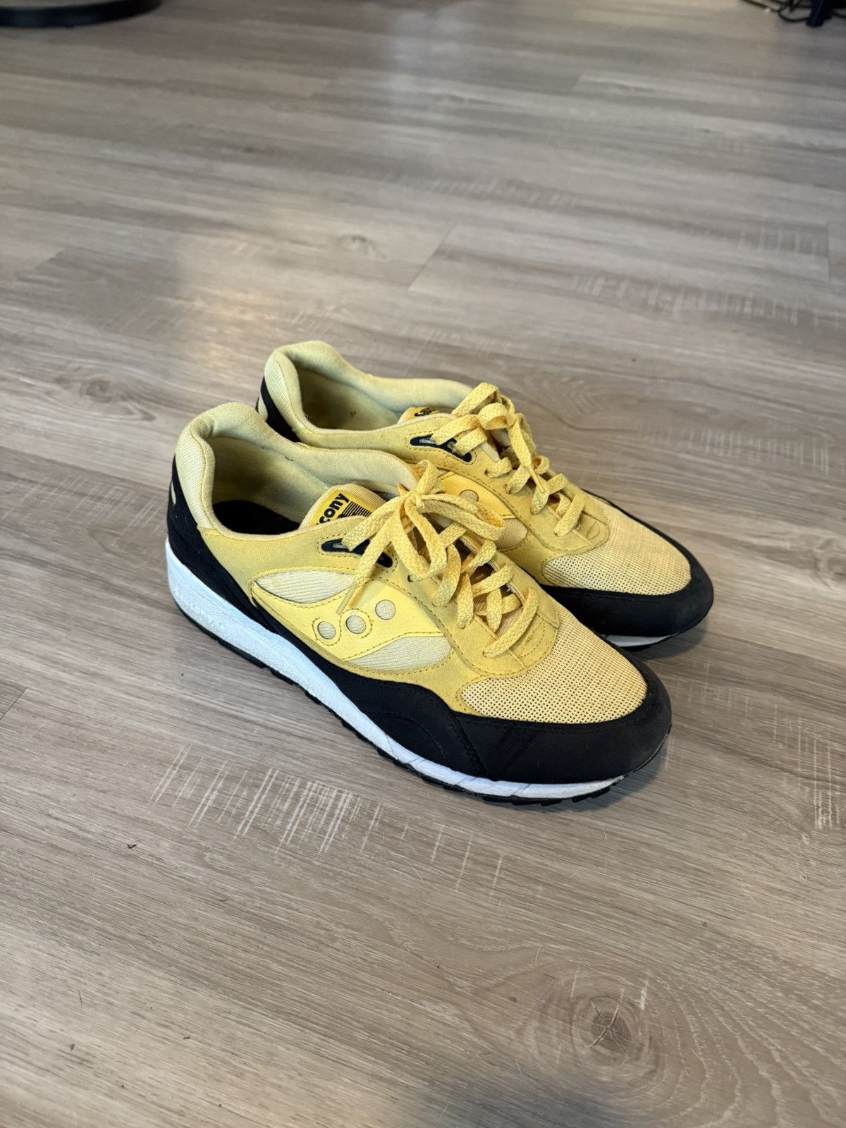 Saucony Saucony Shadow 6000 Beta Pack Yellow Size 11.5 Used Size US 11.5 / EU 44-45 - 1 Thumbnail