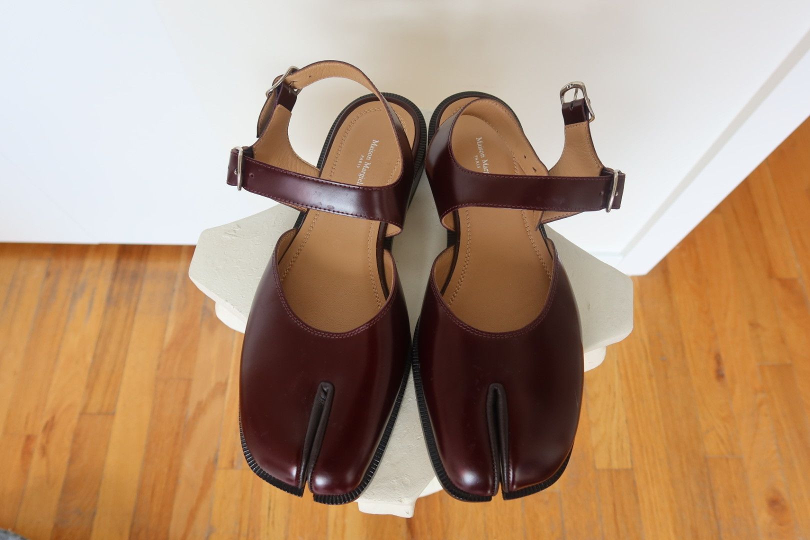 Maison Margiela Margiela Tabi Leather Sandals in Brown Size US 11 / IT 41 - 1 Thumbnail