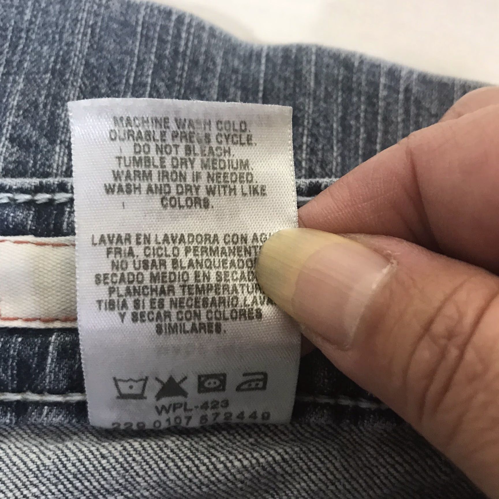 Levi's Levi's Bermuda Shorts Women Size 12 Low-Rise Denim Blue Casual Spring Summer Size 34" / US 12 / IT 48 - 6 Thumbnail