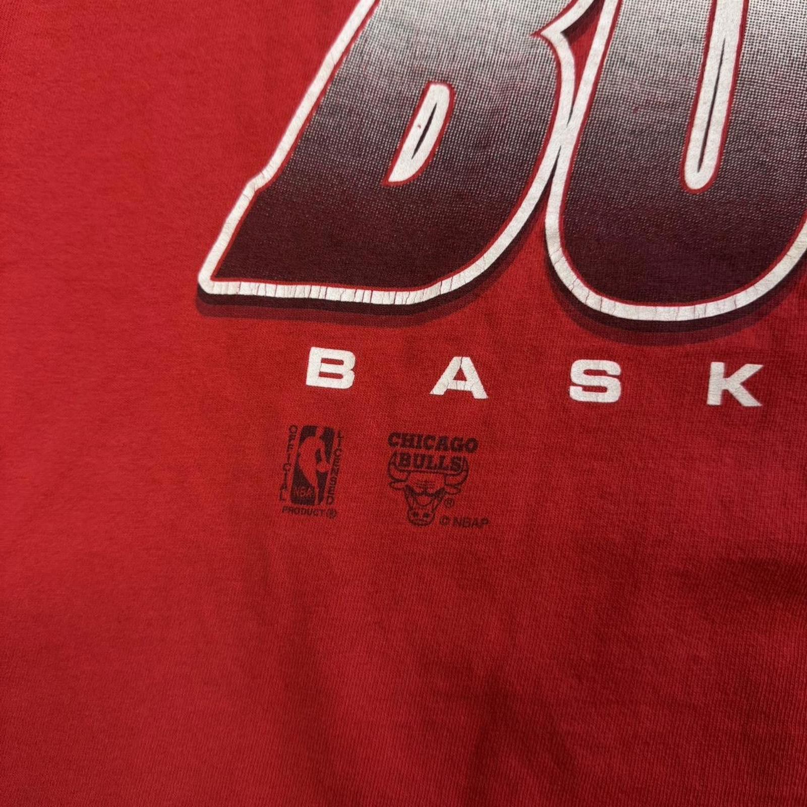 NBA Vintage 90s Chicago Red Bulls NBA Tee Size US XL / EU 56 / 4 - 3 Thumbnail