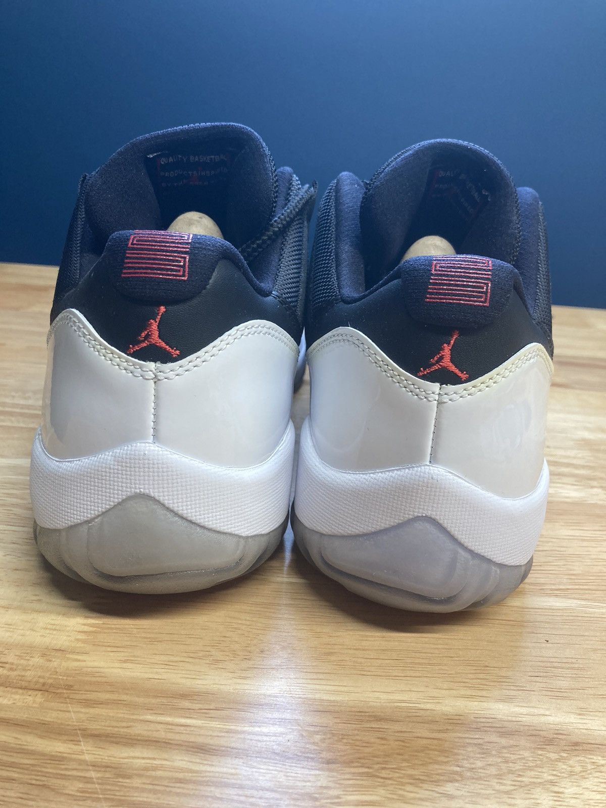 Jordan Brand × Nike Jordan 11 Low Size US 10.5 / EU 43-44 - 7 Thumbnail