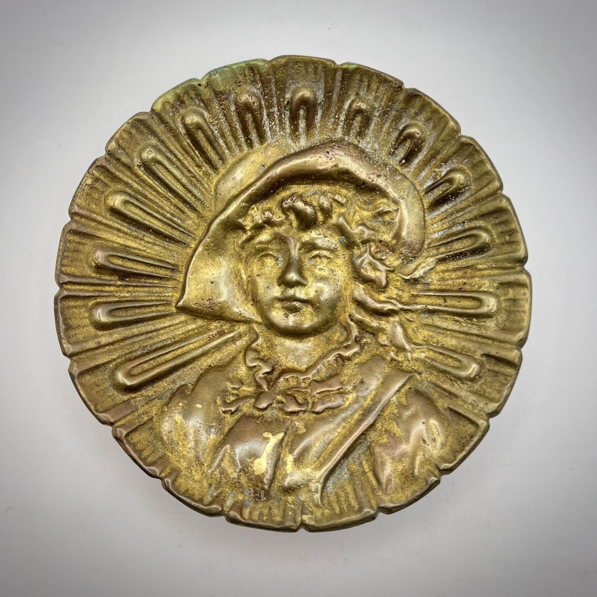 Vintage Heavy Vintage Cast Gilt Bronze Table Ashtray Plate Lady Girl Size ONE SIZE - 7 Thumbnail