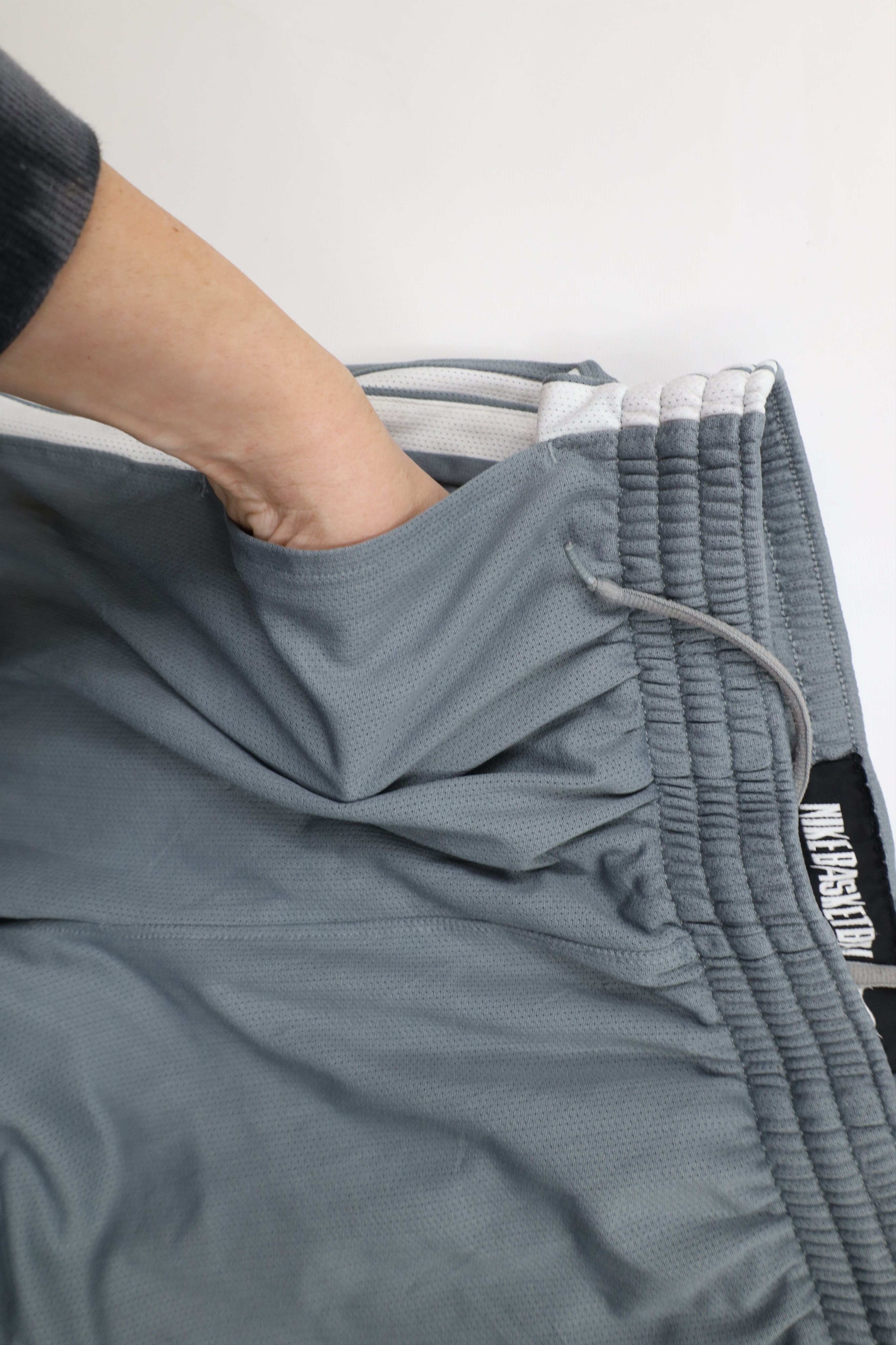Nike × Vintage Vintage Nike Basketball Mini Swoosh Wide Leg Pants Gray Size US 34 / EU 50 - 7 Thumbnail