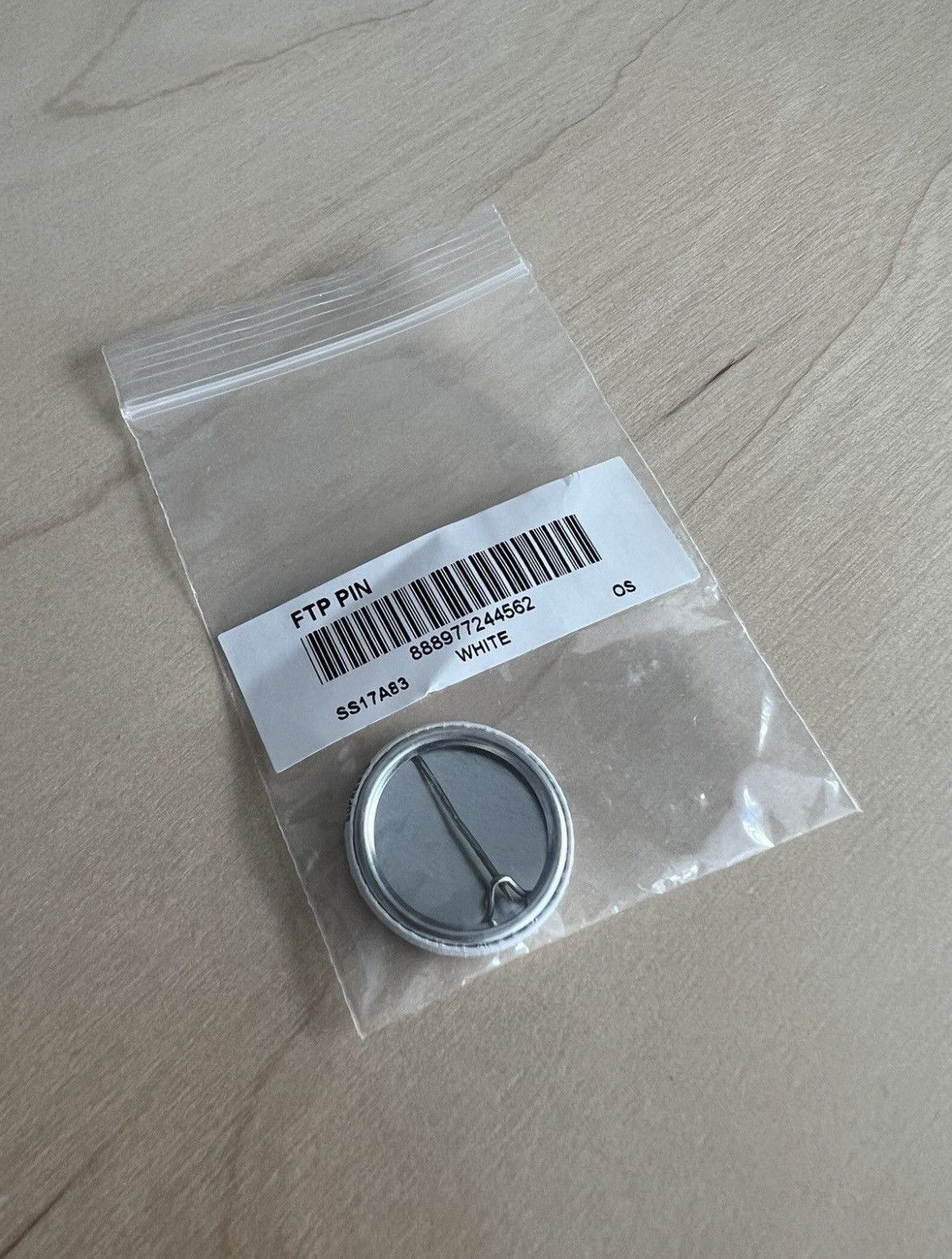 Supreme Supreme “FTP” Pin Size ONE SIZE - 2 Thumbnail