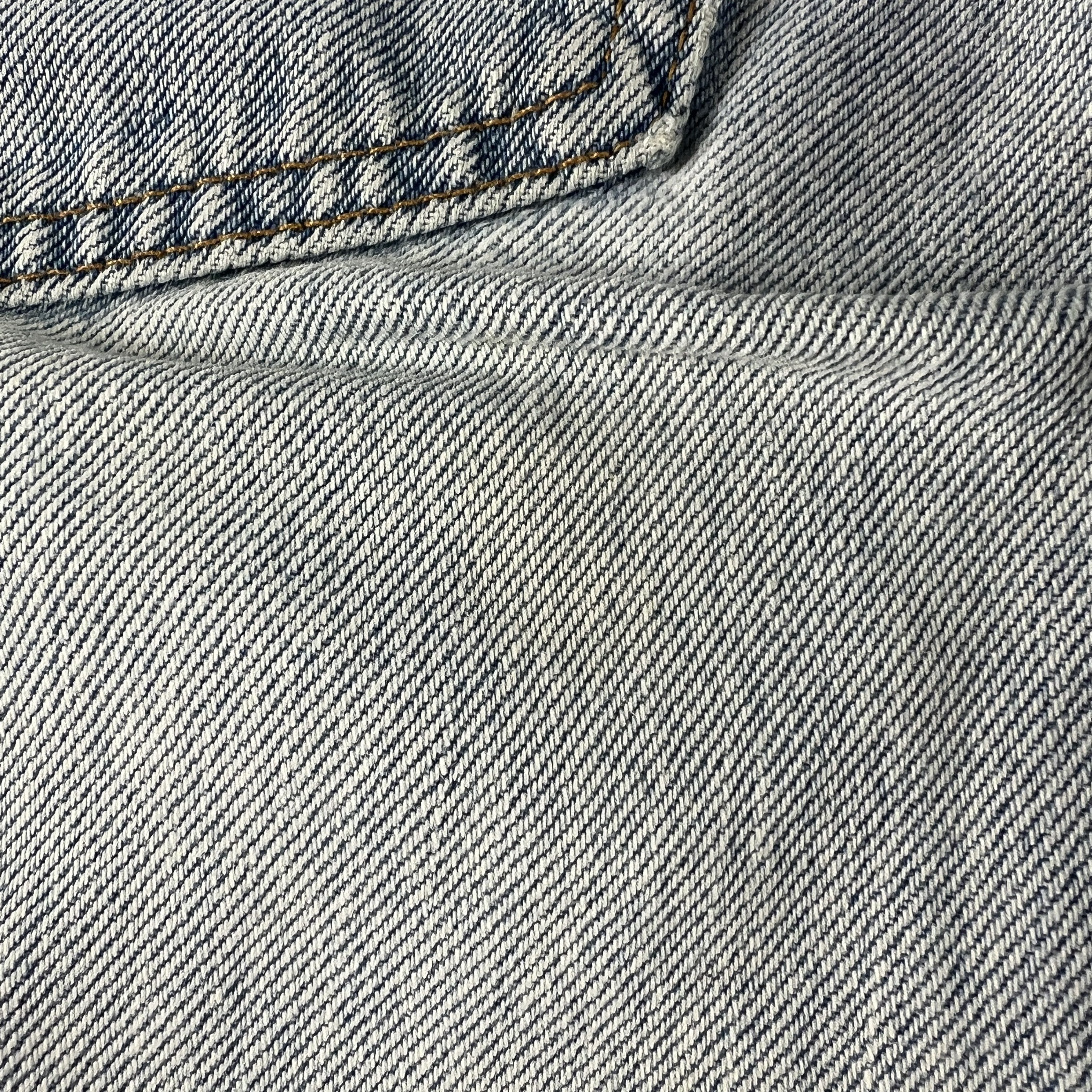 Levi's × Vintage Y2K Levi's Jeans 560 Loose Tapered Light Blue Faded Denim Size US 35 - 2 Thumbnail