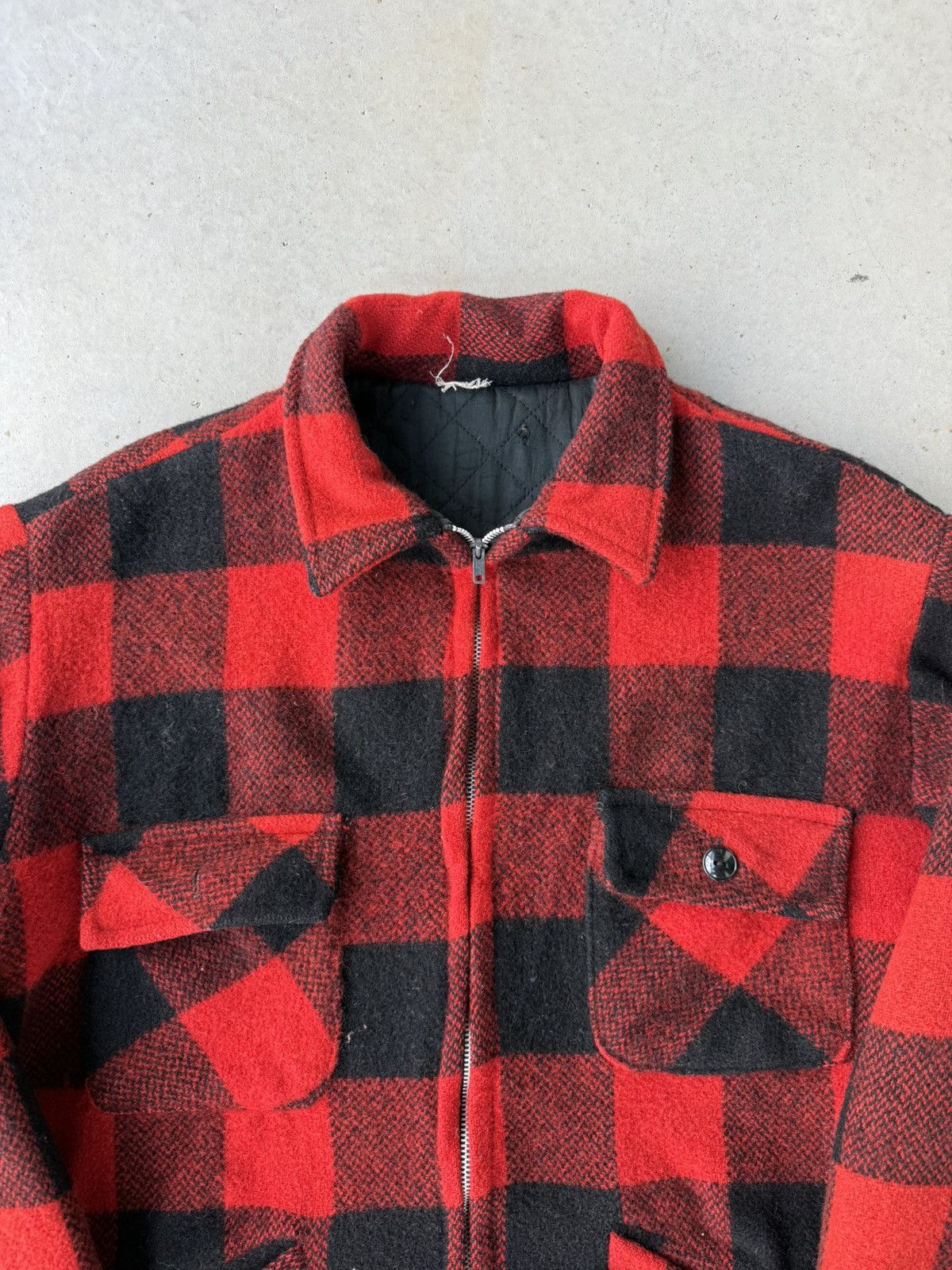 Vintage Vintage 1940s Red Buffalo Plaid Wool Mackinaw Hunting Jacket Size US L / EU 52-54 / 3 - 3 Thumbnail