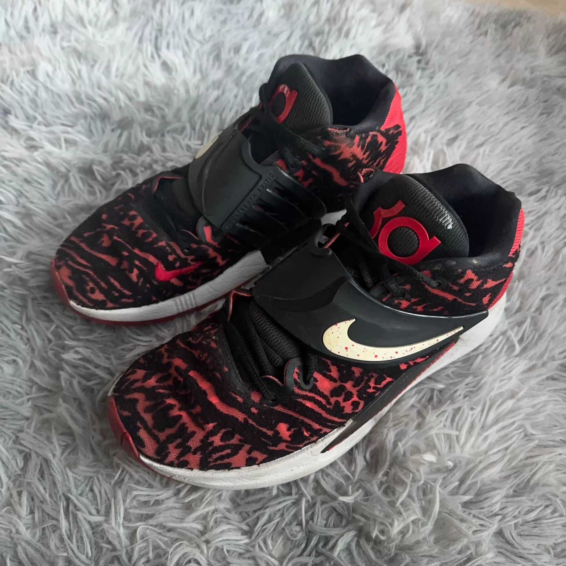 Nike Nike Black Lowtop Sneakers 42.5 Men Size US 9.5 / EU 42-43 - 1 Thumbnail