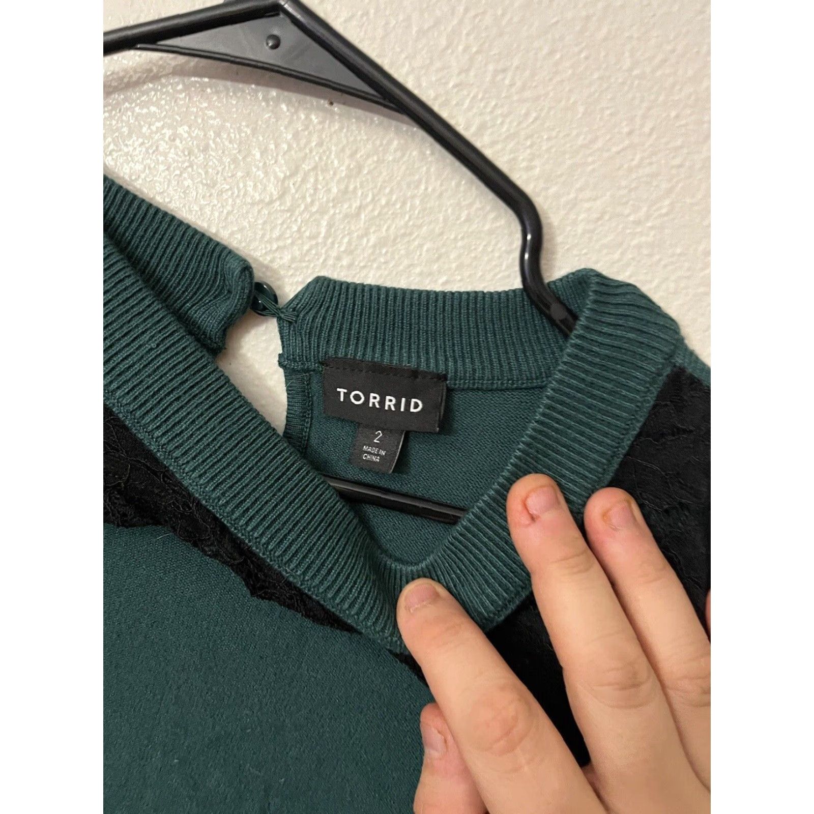 Torrid VINTAGE Torrid Womens Shirt Plus Size 2X Green Lace Keyhole Pullover Long Sleeve Top Girls Mens? Size XXL / US 16-18 / IT 52-54 - 3 Thumbnail