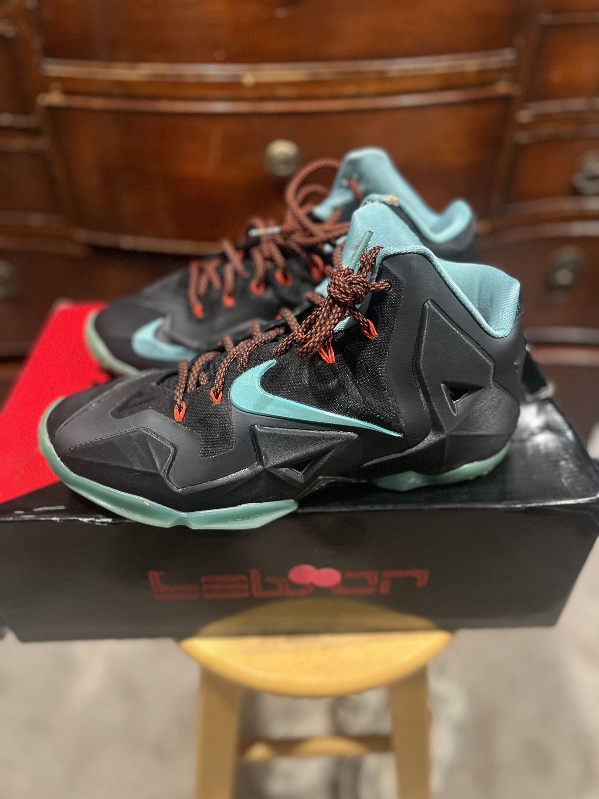 Nike Lebron XI (11) JADE Size US 10.5 / EU 43-44 - 1 Thumbnail