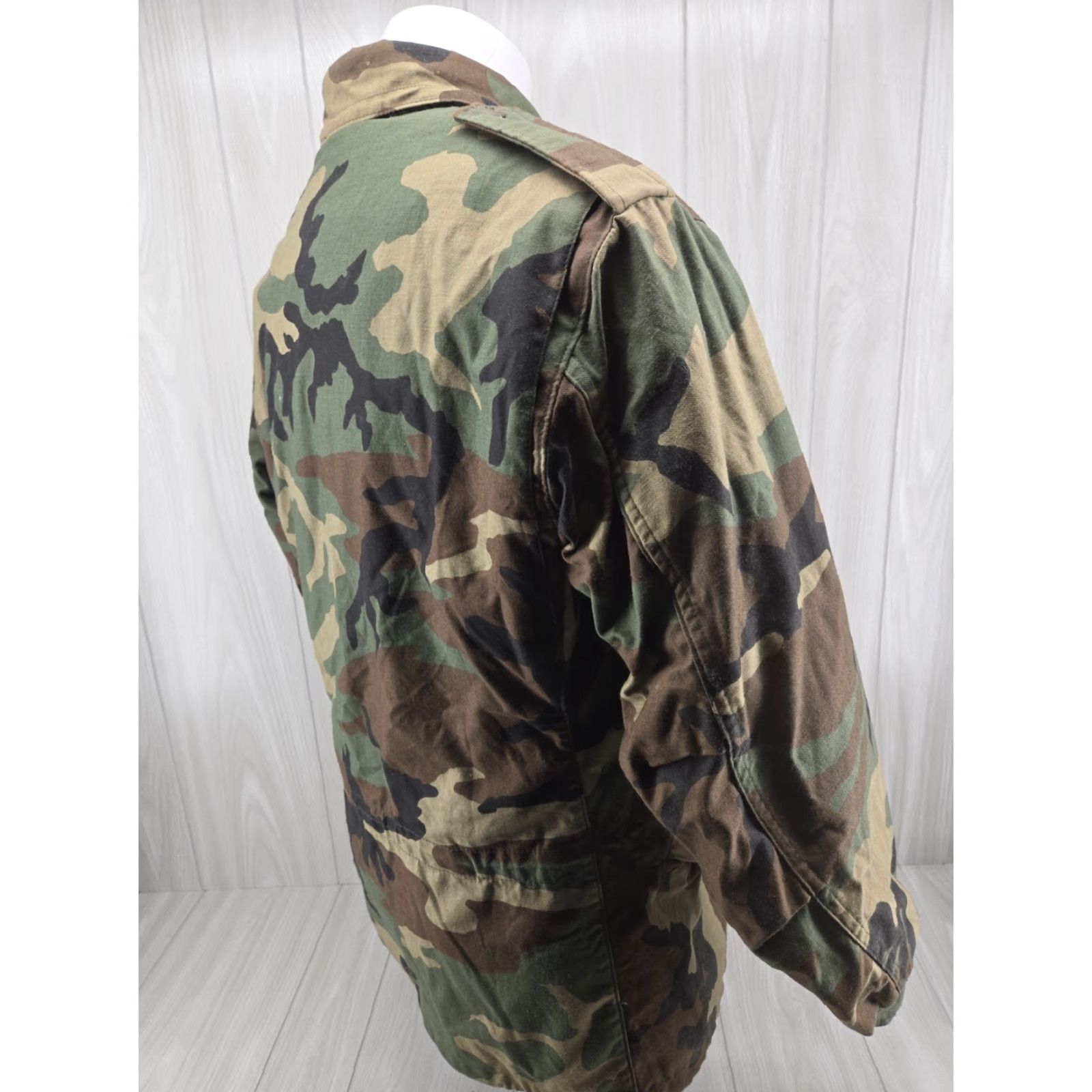 Vintage VINTAGE M65 Jacket Regular Large US Army Field Woodland Camo Cold Weather Hooded Pockets Size US L / EU 52-54 / 3 - 7 Thumbnail