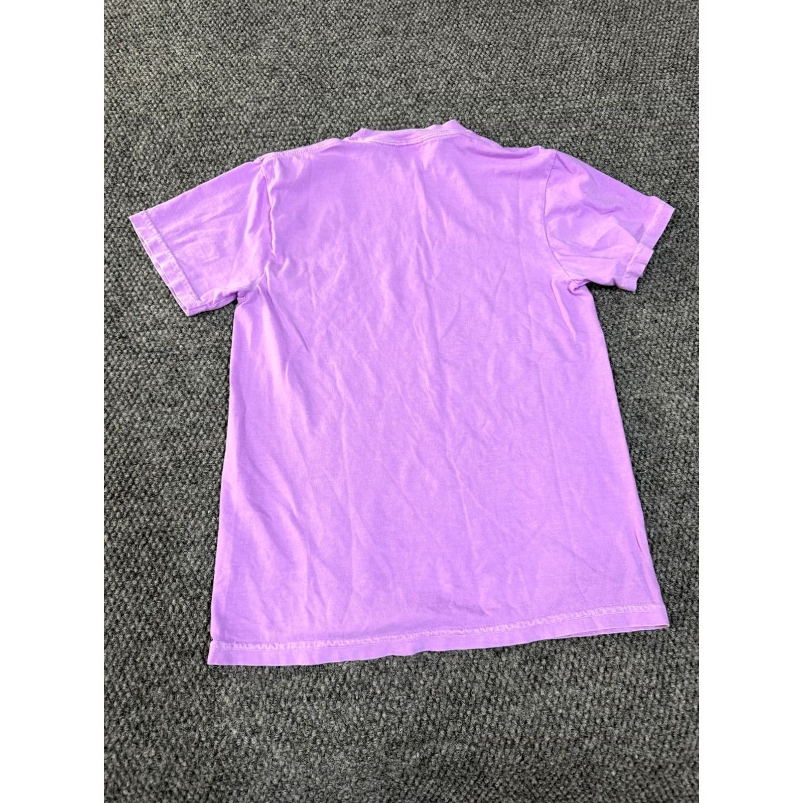Comfort Colors Comfort Colors Ocean Springs Shirt Mens S Purple Beach Graphic Tee T-Shirt Size US S / EU 44-46 / 1 - 7 Thumbnail