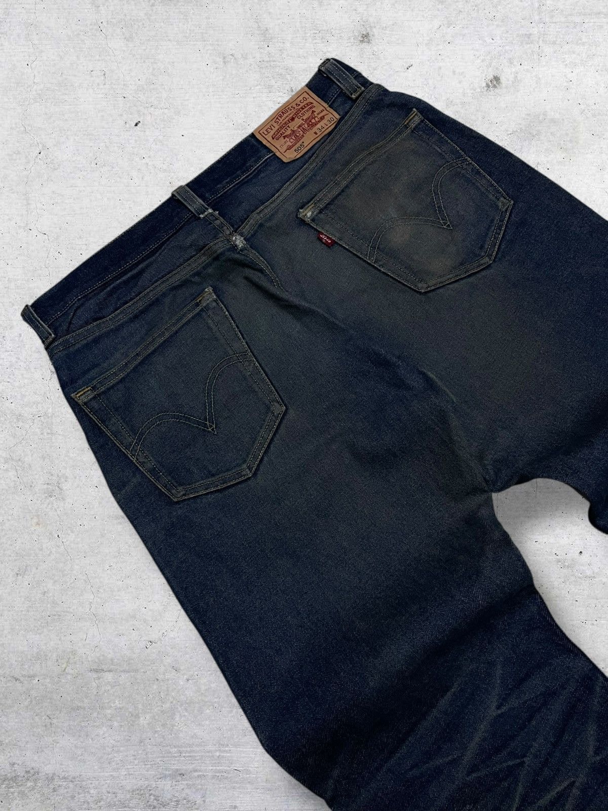 Levi's Vintage Clothing VINTAGE LEVIS 505 DESIGNER REGULAR FIT INDIGO WASHED DENIM Size US 35 - 14 Thumbnail