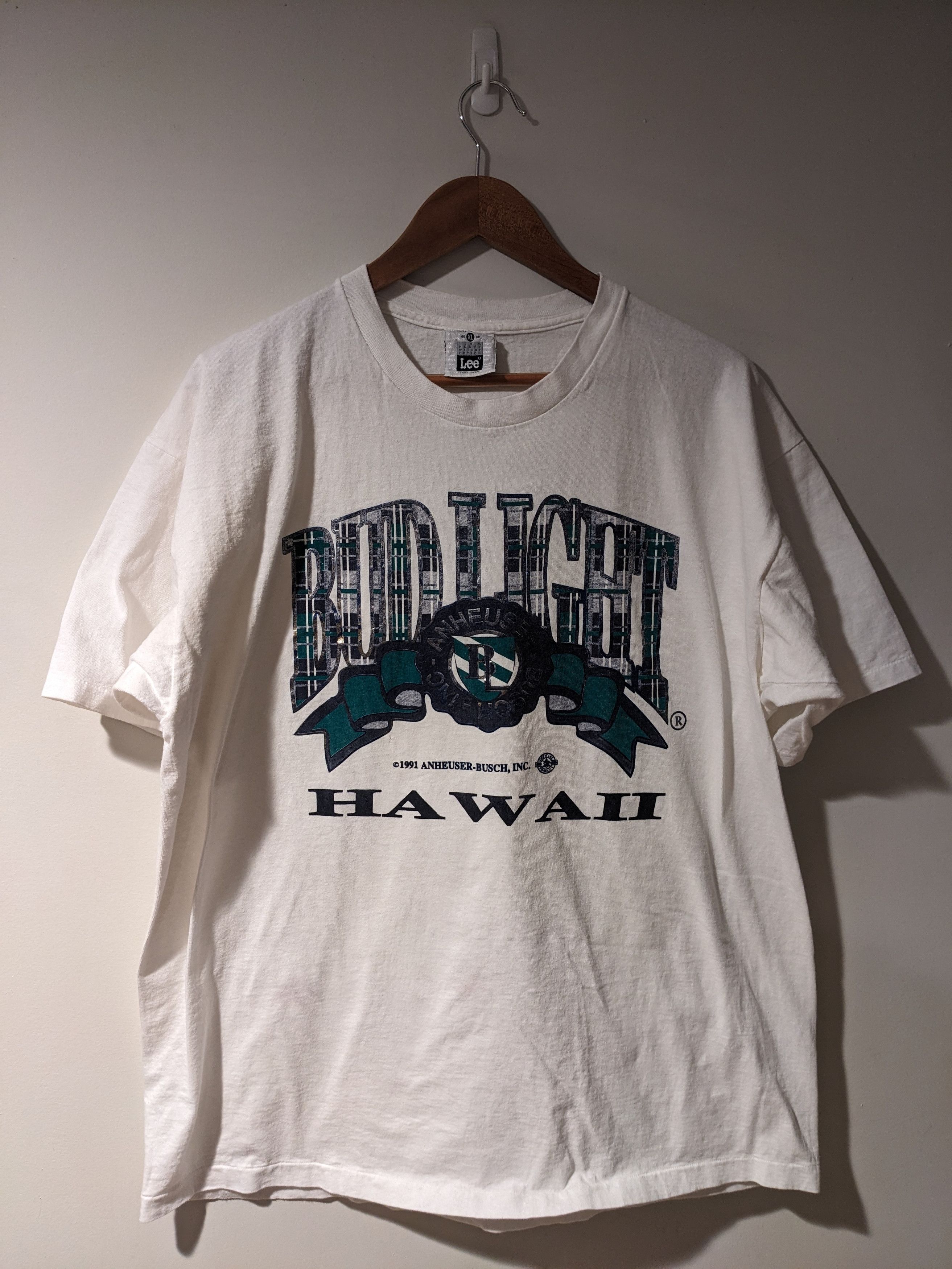 Vintage Vintage 1991 Bud Light Hawaii Beer Alcohol X-Large T-Shirt Size US XL / EU 56 / 4 - 1 Thumbnail