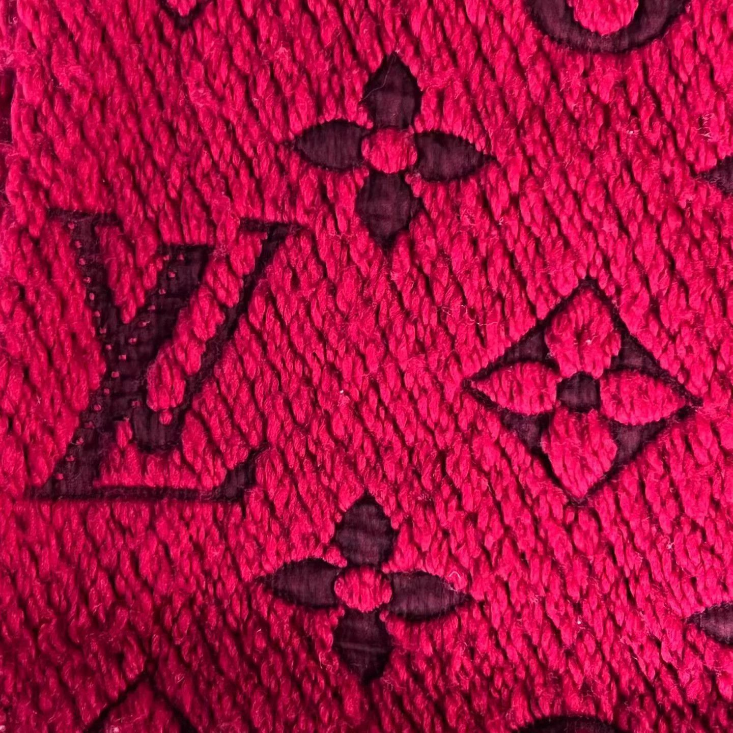 Louis Vuitton Louis Vuitton Red Wool Scarf Near Mint Hot Size ONE SIZE - 6 Thumbnail