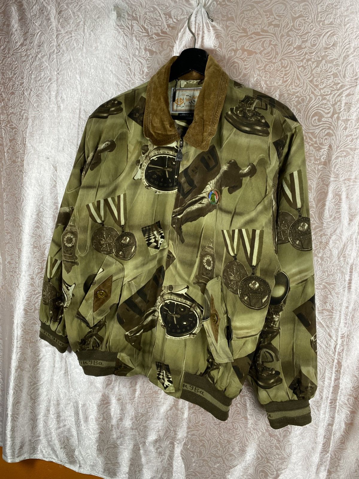 Vintage WeiFan Vintage Graphic Olive Green Suede Collar Retro Print Size US L / EU 52-54 / 3 - 4 Thumbnail