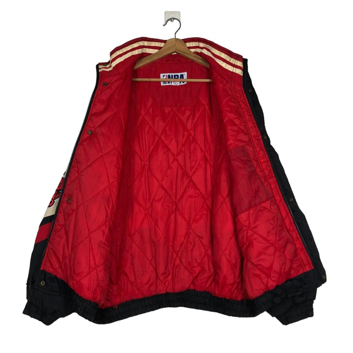 NBA 🔥VINTAGE BOMBER JACKET NBA STARTER CHICAGO BULLS BIG LOGO Size US L / EU 52-54 / 3 - 13 Thumbnail