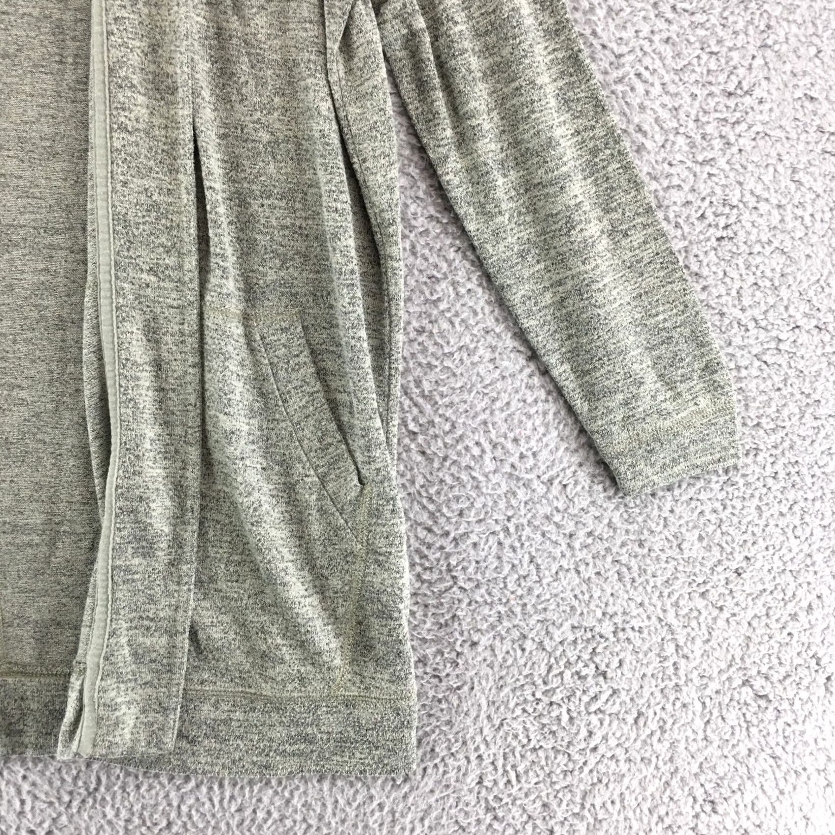 Abercrombie & Fitch Abercrombie & Fitch Gray Cotton Blend Long Sleeve Cardigan Sweater Women Vintage Size S / US 4 / IT 40 - 3 Thumbnail