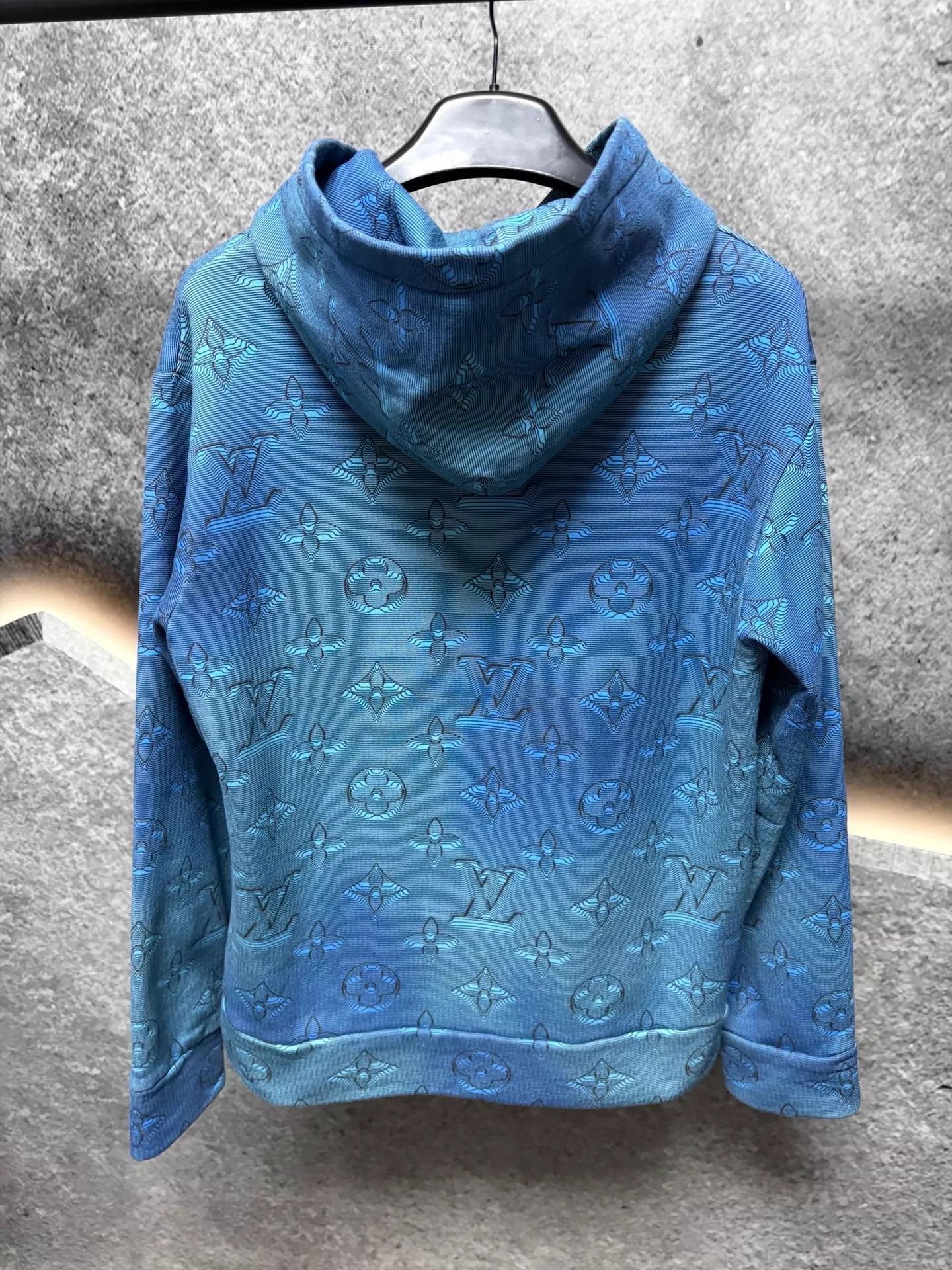 Louis Vuitton Louis Vuitton hoodie M Size US M / EU 48-50 / 2 - 2 Thumbnail