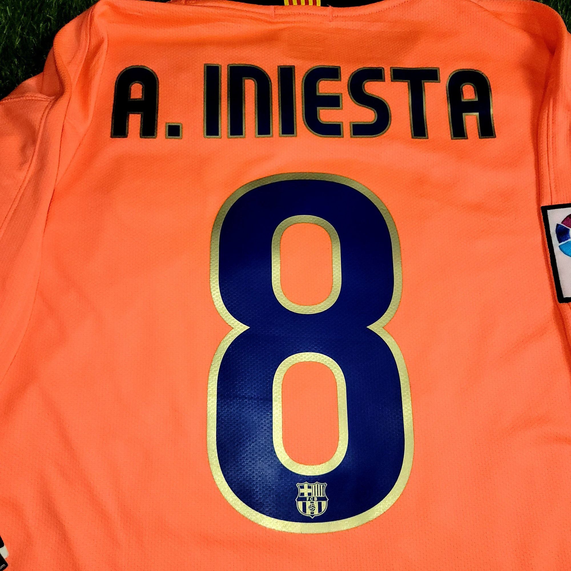 Nike Iniesta Barcelona 2009 2010 Away Soccer Jersey Shirt BNWT XL Size US XL / EU 56 / 4 - 3 Thumbnail