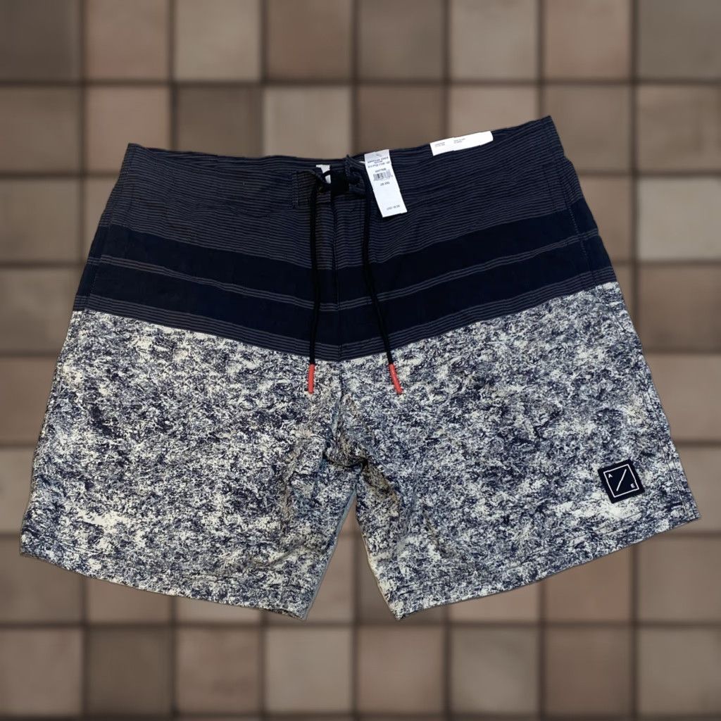 American Eagle Outfitters VINTAGE? No. Size US 39 - 1 Thumbnail
