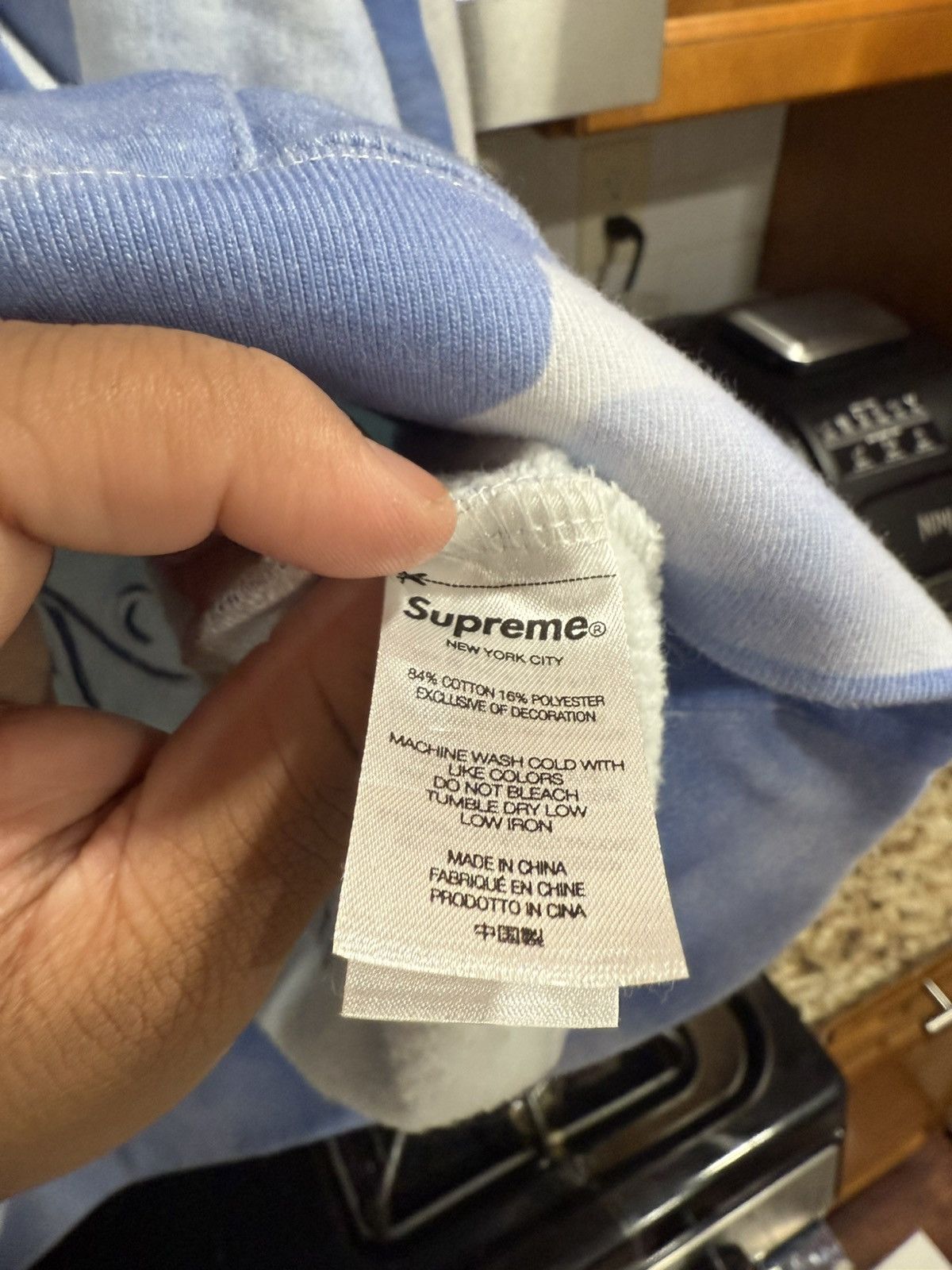 Supreme Supreme Doves Hoodie Size Large Size US L / EU 52-54 / 3 - 12 Thumbnail