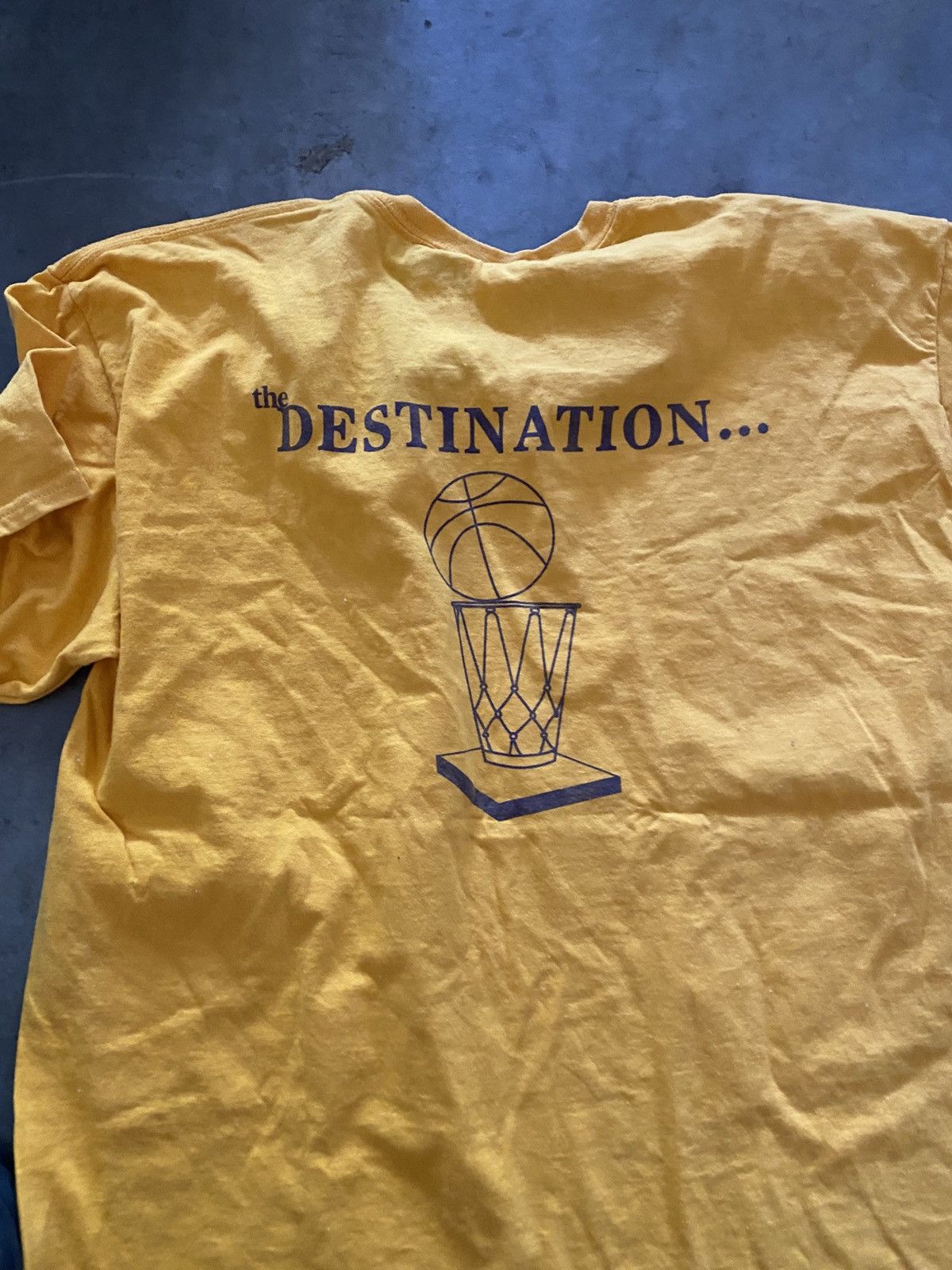 Vintage Vintage Los Angeles Lakers Gold Tee Size US XL / EU 56 / 4 - 4 Thumbnail