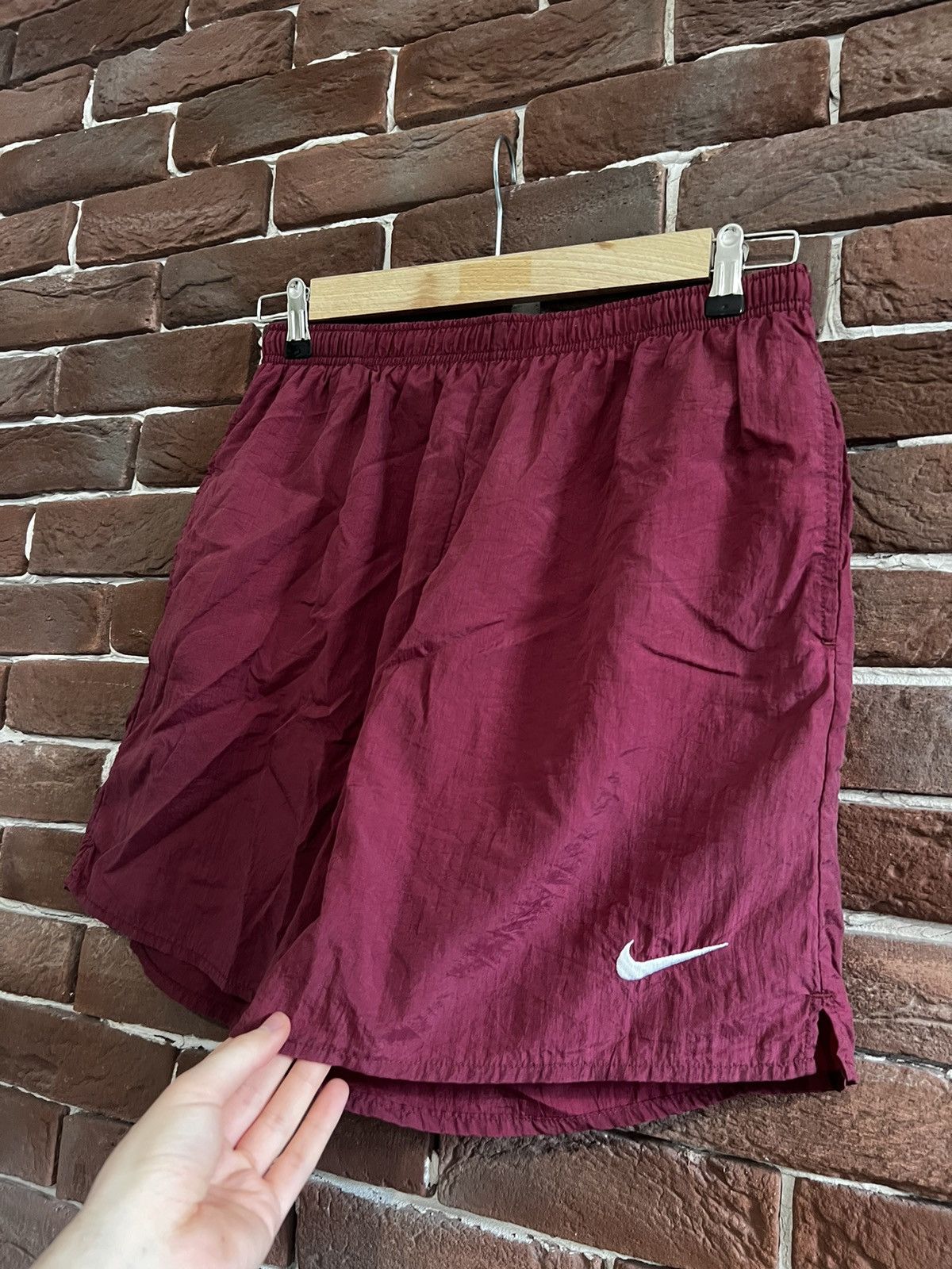 Nike Nike Vintage 90s Swoosh Shorts Rare Burgundy Red Streetwear Size US 34 / EU 50 - 3 Thumbnail