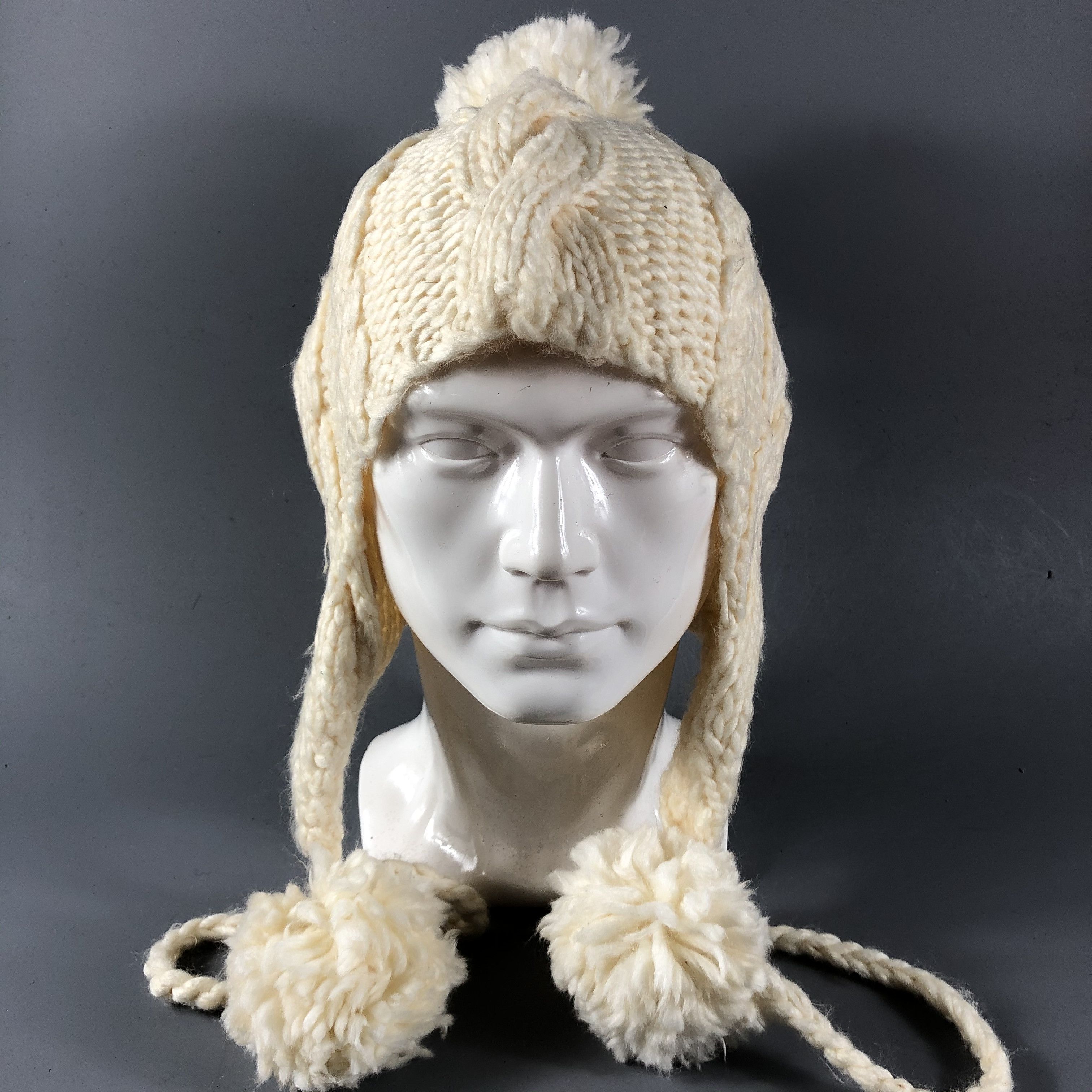 image of Vintage x Winter Session Milsa Cable Knit Earflap Bobbles Beanie Snowcap B633, Men's