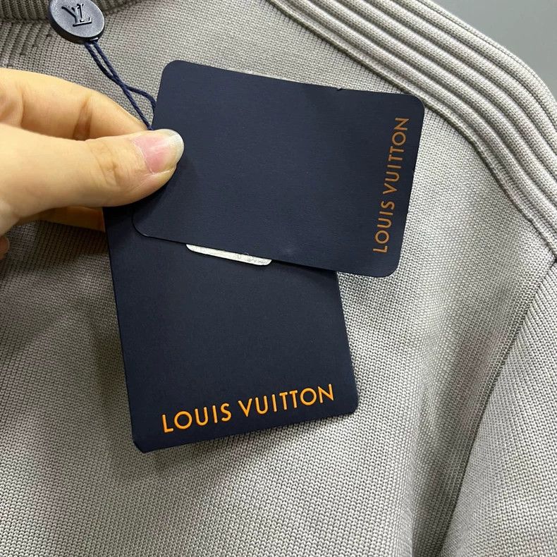 Louis Vuitton Louis Vuitton Grey logo knit sweater 2501-Nextarrow Size US S / EU 44-46 / 1 - 3 Thumbnail